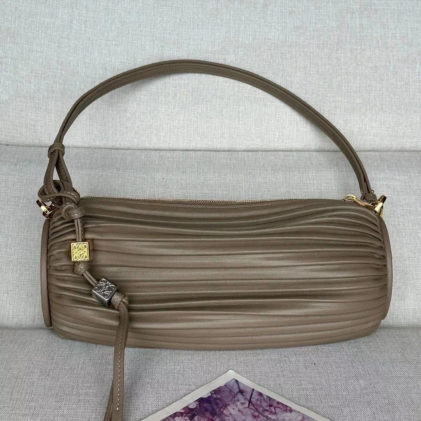 LOEWE Women's Bag Top version 【Original Quality】2024New Product BraceletPouch Pleated Tote Bracelet Bag Women's Bag Handbag Underarm Bag Clutch Shoulder Bag Pleated Napa Cowhide round Bag Luo Jia New Pen Holder Bag Chain Small Bag Shoulder Messenger Bag52