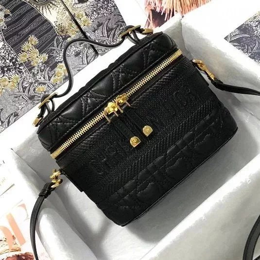 Dior Women's Bag Top version 【Original Order】2021New Women's Bag Qixi Limited Love Travel Cosmetic Bag Box Bag Shoulder Crossbody Handbag