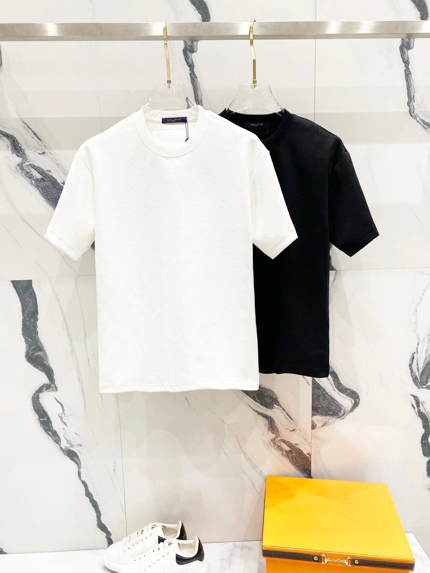 Louis Vuitton LV T-shirt Full Print Dark Pattern Four-Leaf Clover Letter Jacquard logo round Neck Short Sleeve25ss New Pure Cotton Unisex Style T T-shirt OS Loose Fit Base Shirt Half Sleeve T-Shirt Top Half Sleeve