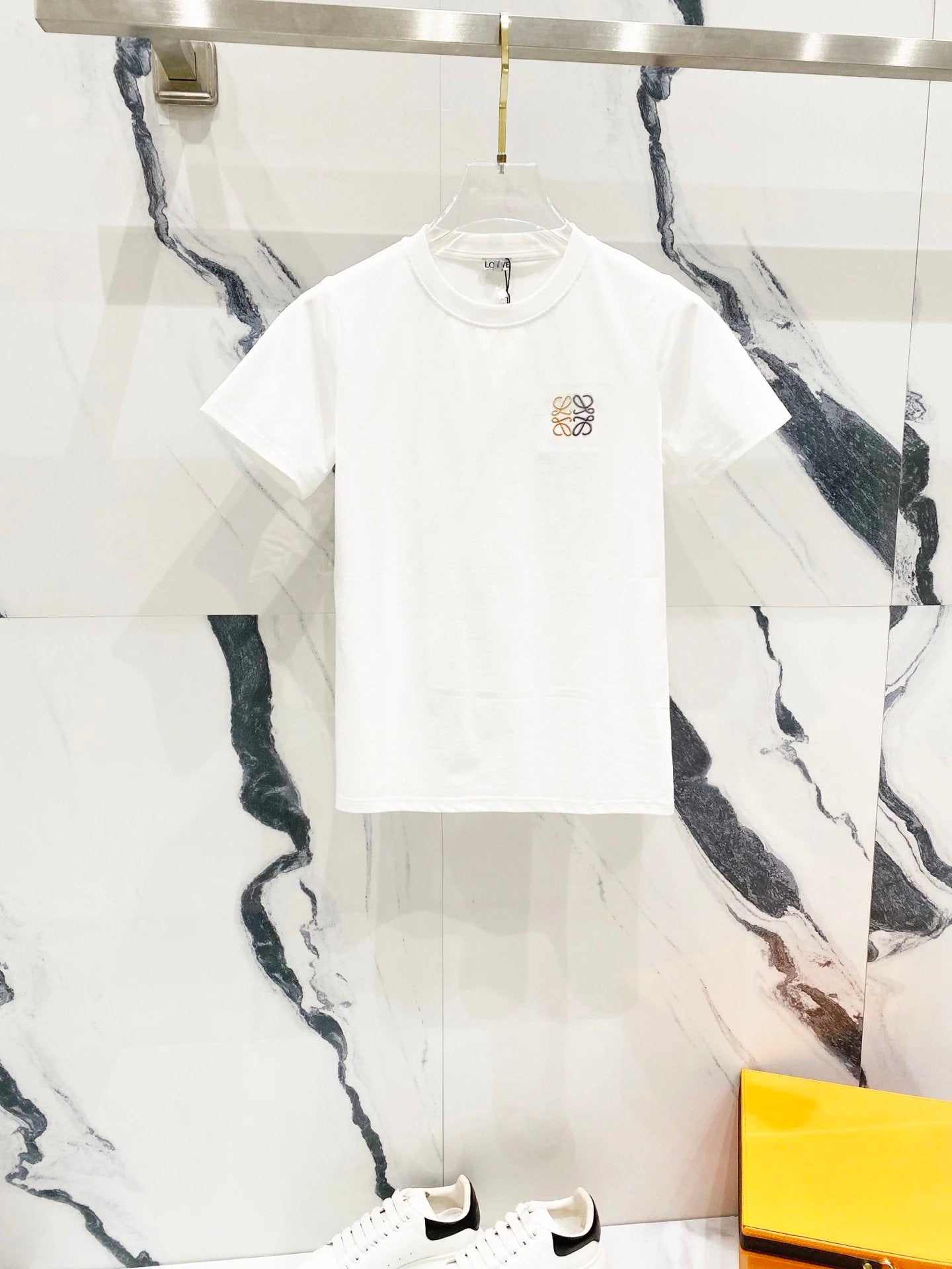 LOEWE T-shirt Simple Color Matching Small Icon Embroidery on Chest logo round Neck Short Sleeve25ss New Pure Cotton Women's Style T T-shirt OS Loose Fit Base Shirt Top Half Sleeve T-Shirt