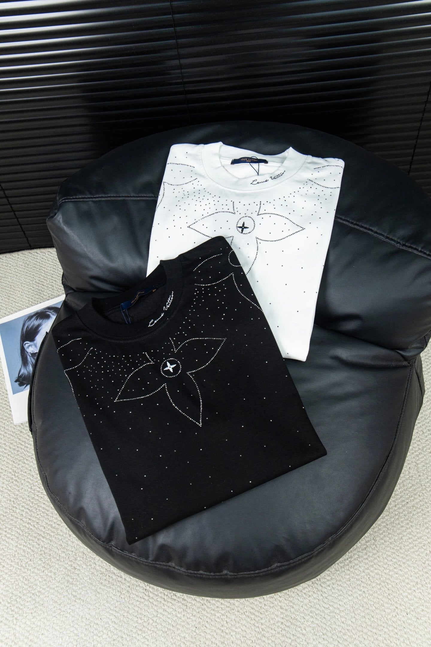 Louis Vuitton LV T-shirt Front Rhinestone Letter Embroidery logo round Neck Short Sleeve25ss New pure cotton T Unisex T-Shirt OS Drop Shoulder Loose Fit Base Shirt Top T-Shirt Short Sleeve