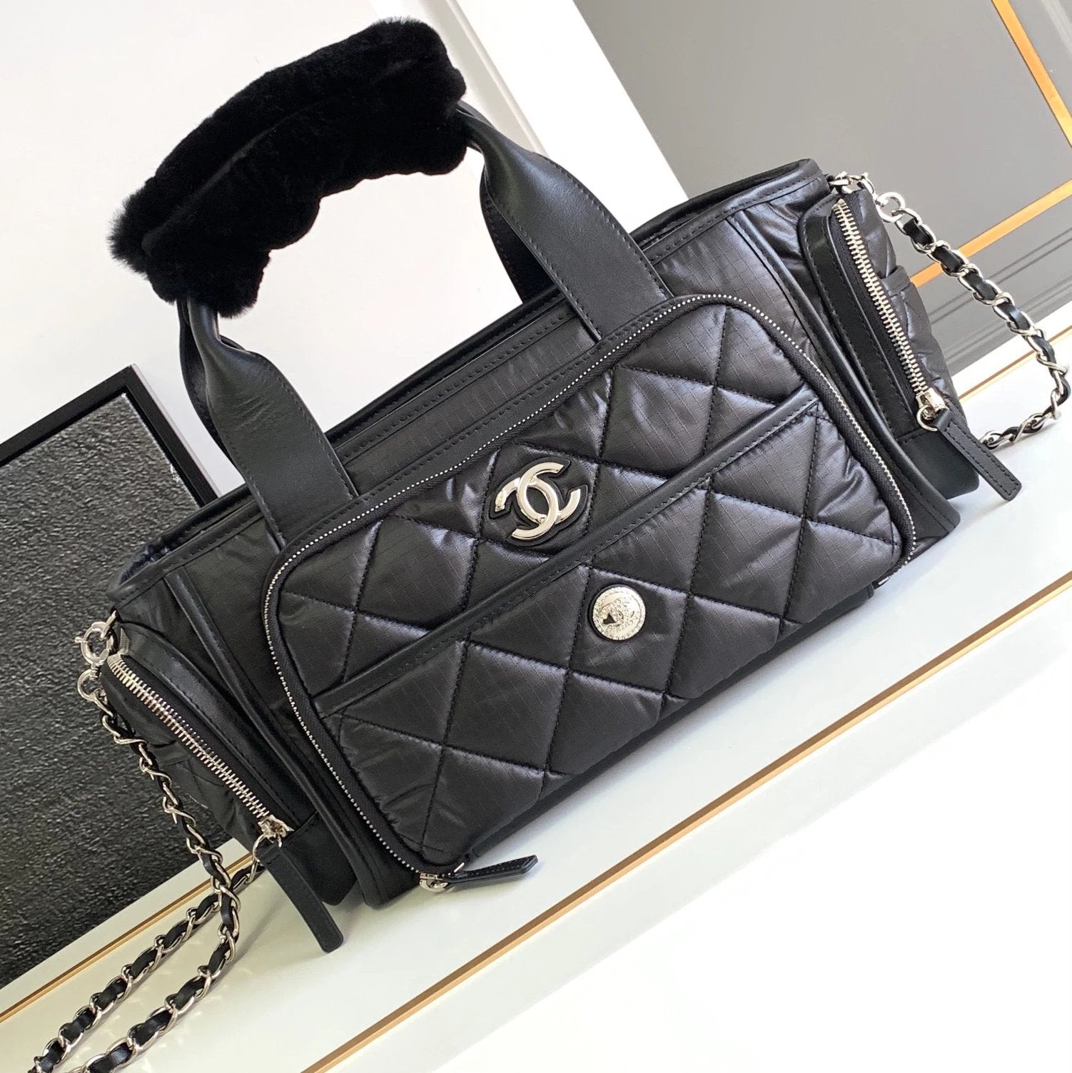 Chanel Women's Bag Top version 【Highest Quality】Home23N New Skiing Series Bowling Bag LargeBowlingBag Ski Luggage Bag Travel Bag Men's and Women's Bags Large-Capacity Backpack Tote Bag CocoNeige Beautiful Ski Bag Large Bowling Sports Bag35cm