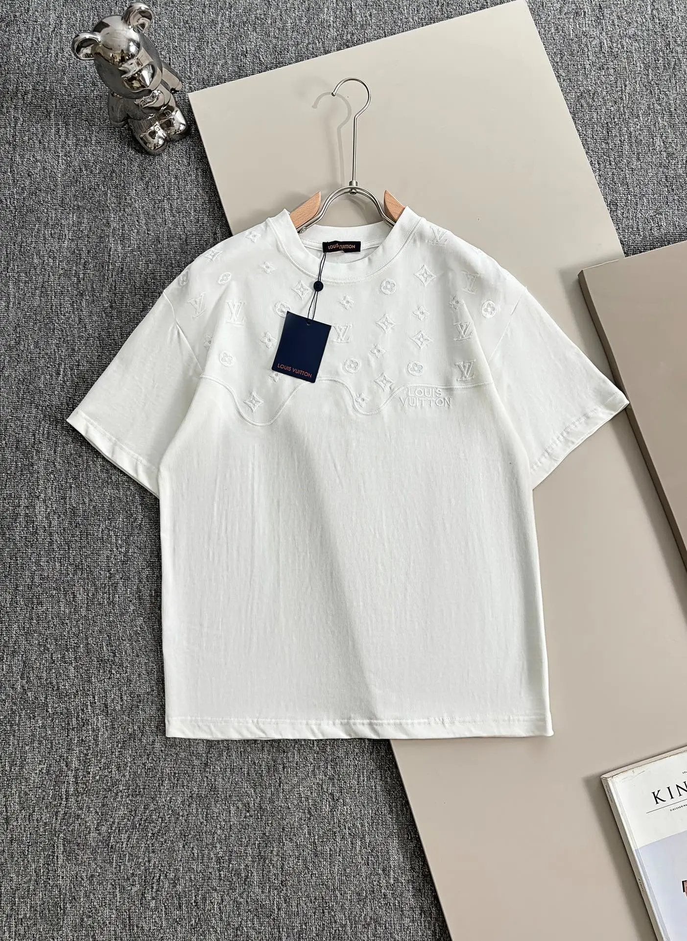 Louis Vuitton LV T-shirt Exquisite Sanskrit Embroidery on the Chest logo round Neck Short Sleeve25ss New Pure Cotton Unisex Style T Casual T-Shirt Base Layer Shirt OS Loose Fit Half Sleeve Top Plus Size