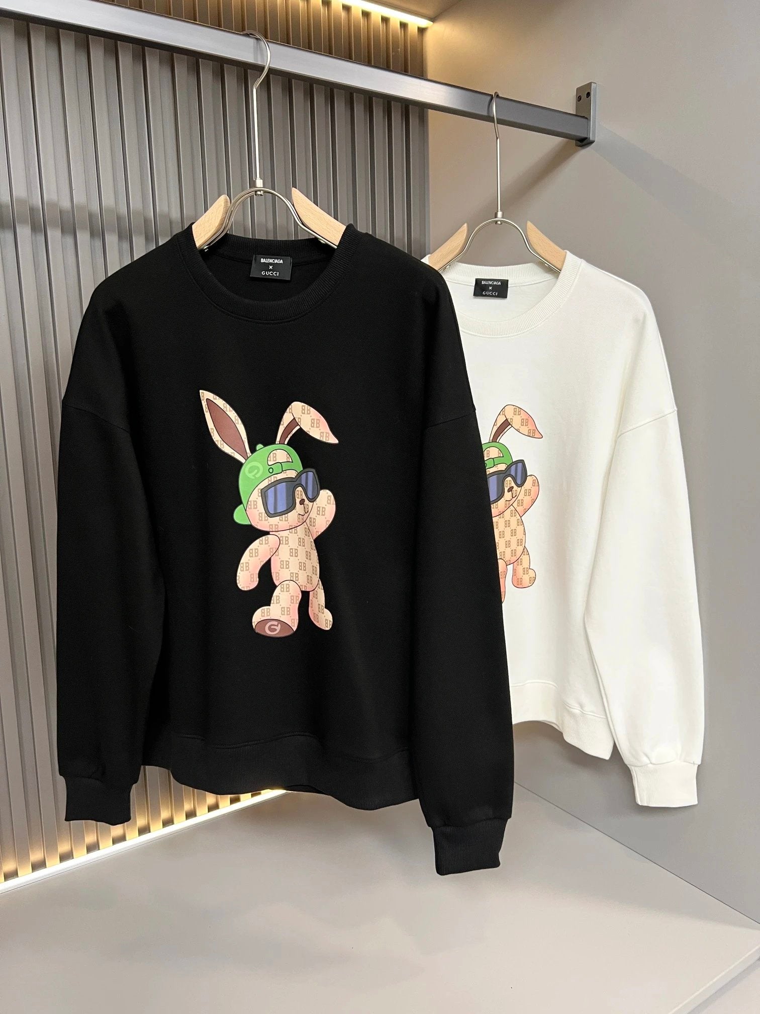 Balenciaga Hoodie Classic Logo Pattern Letters logo Printed Crewneck Sweatshirt Casual Loose Fit Pure Cotton Pullover Sportswear Top os Stylish Inner Layer24ss Autumn and Winter New Unisex Style