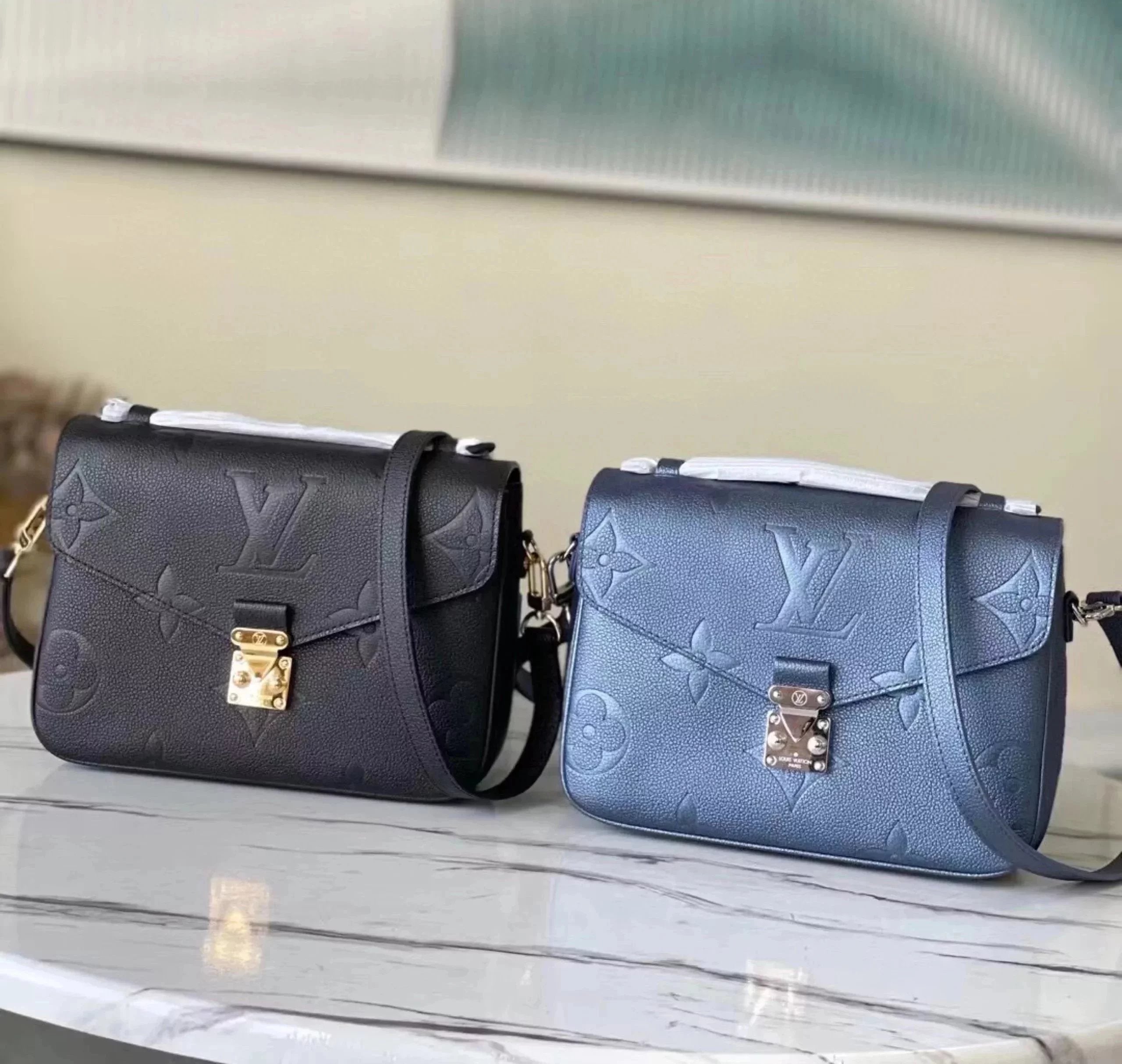 Louis Vuitton LV Women's Bag Top version 【Original Order】2021New Casual Fashion Genuine Leather Crossbody Small Square Bag Trendy All-Match Twist Lock Bag PochetteMetis Women's Shoulder Crossbody Messenger Bag M59211