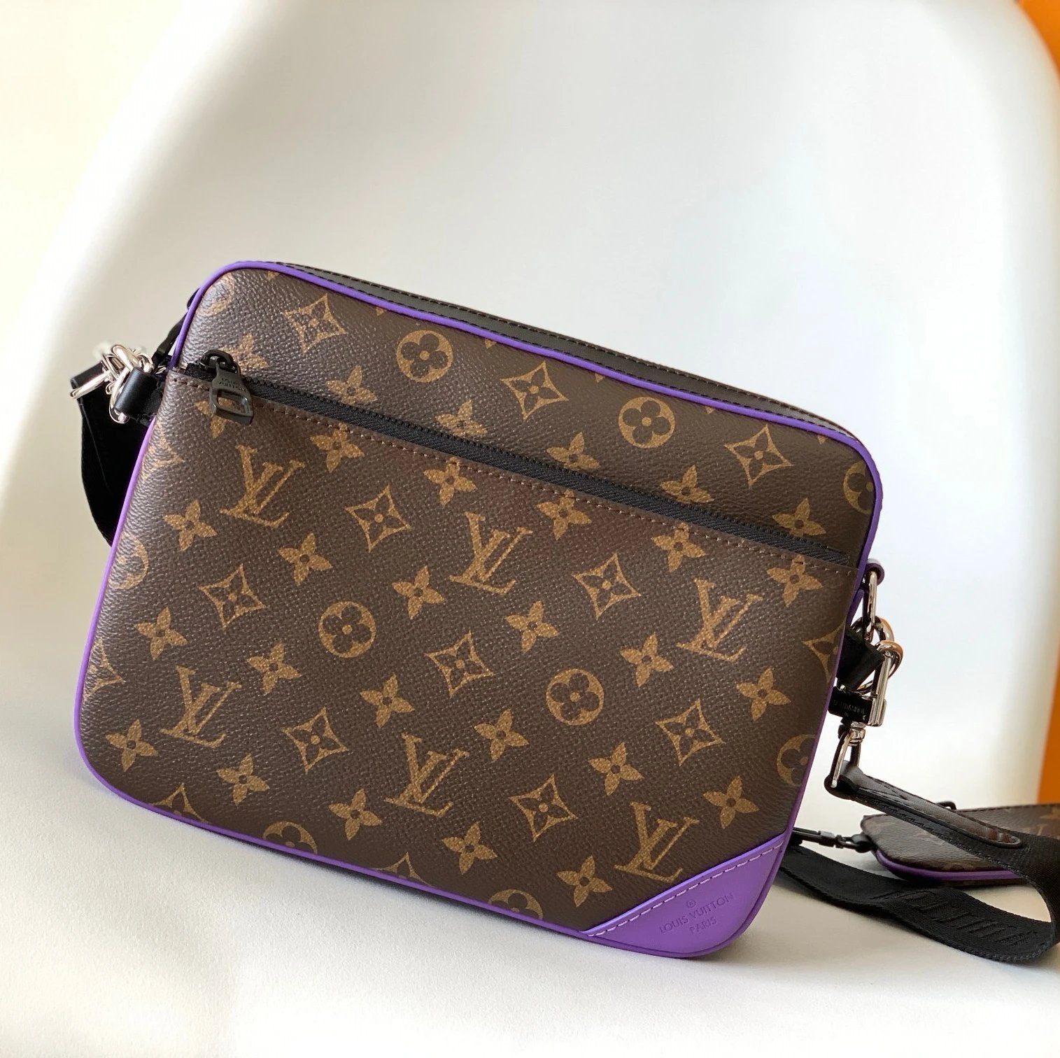 Louis Vuitton LV Men's Bag Top version 【Highest Version】Original Leather Hardware M46602Full leather in black M69827Sprinter Three-in-One Men's Messenger Bag Postman Men's Bag Two-in-One Trio Messenger Bag Shoulder Bag Men's Messenger Bag Men's Bag M30848