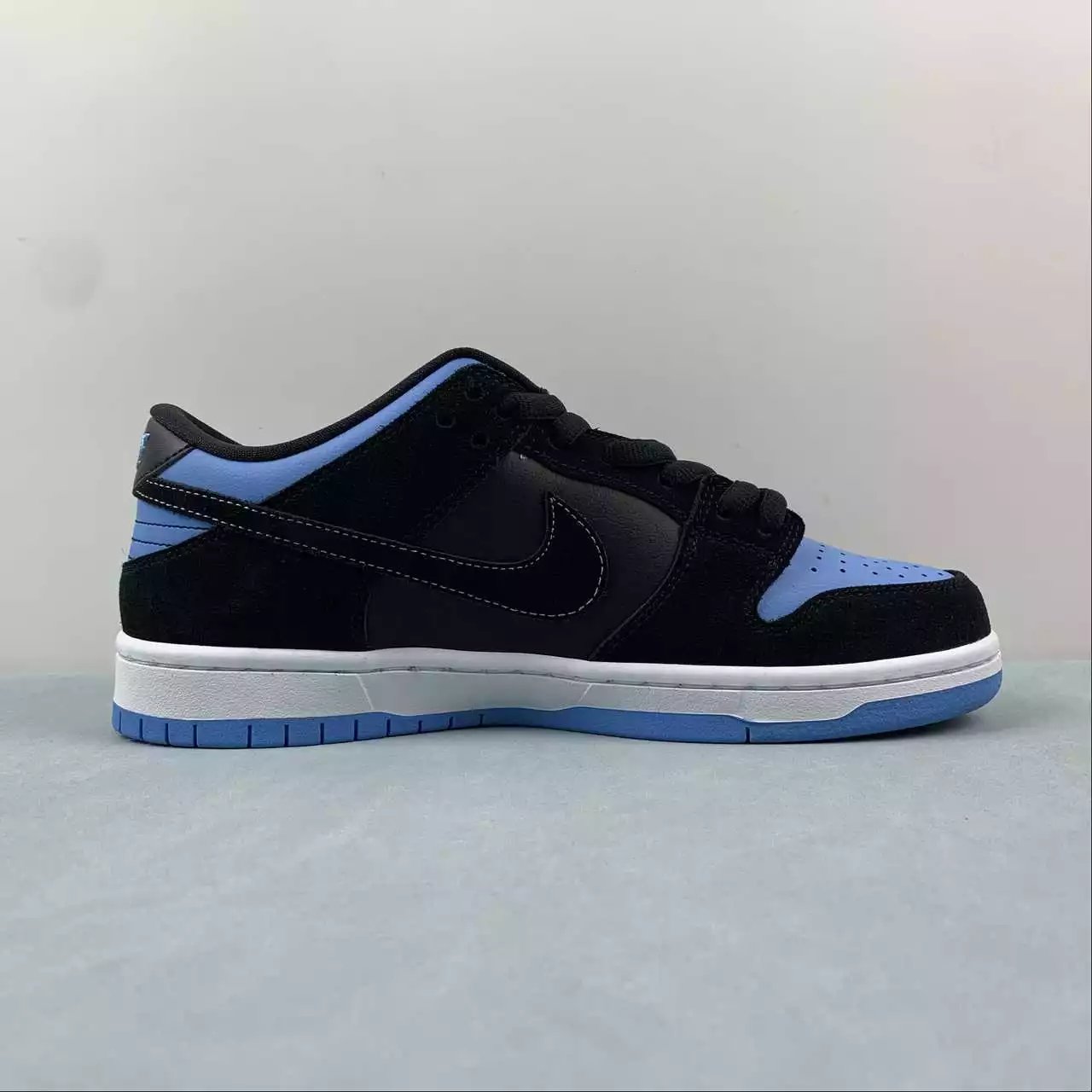 Nike Dunk Low shoes