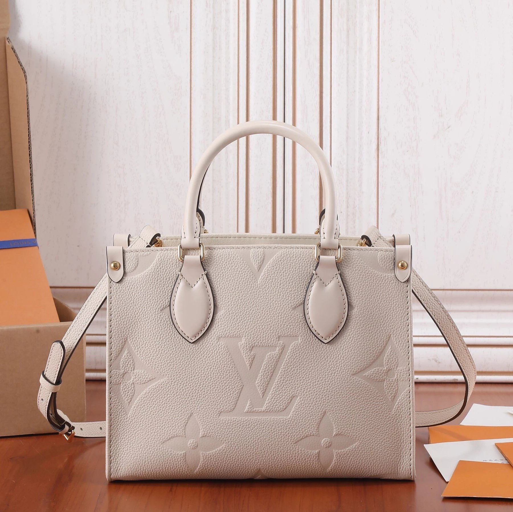 Louis Vuitton LV Women's Bag Top version Early Spring New Small Size Classic Floral Tote Bag Mummy Bag Shoulder Portable Messenger Shopping Bag New Small Size25cm Gray Black