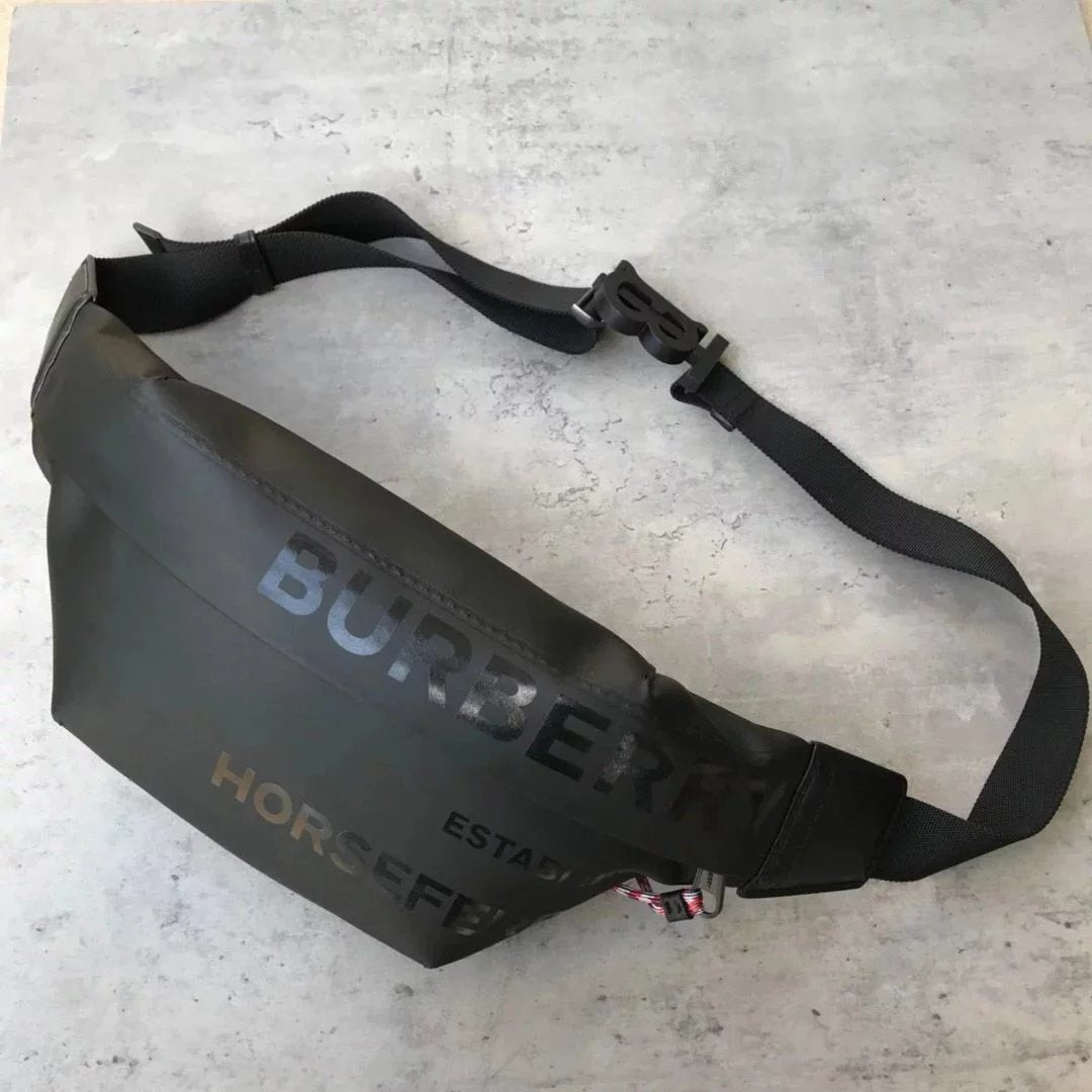 Burberry Women's Bag Top version Version Men's and Women's Bags80101441Black Medium Logo Letter logo Unisex Waist Bag Men's Crossbody Chest Bag Backpack Shoulder Bag Original Single Famous Brand Bag