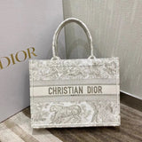 Dior Women's Bag Top version 【Original Order】Christmas Limited Edition booktote Gold Thread Series Lucky Star Embroidered Tote Bag Women's One Shoulder Handbag Shopping Bag Mummy Bag