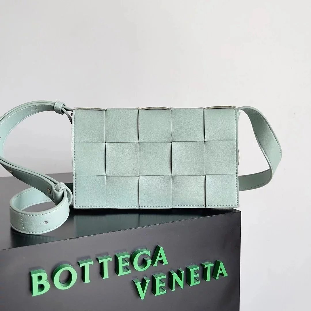 Bottega Veneta Women's Bag Top version 【Special Cabinet Version】Woven bag CROSSBODY Square Bag Pillow Bag（Lambskin）Rubik's cube bag Cassette15Plaid Woven Bag Original Leather Handbag Waist Bag Chest Bag Shoulder Messenger Bag Unisex Men's and Women's Bags