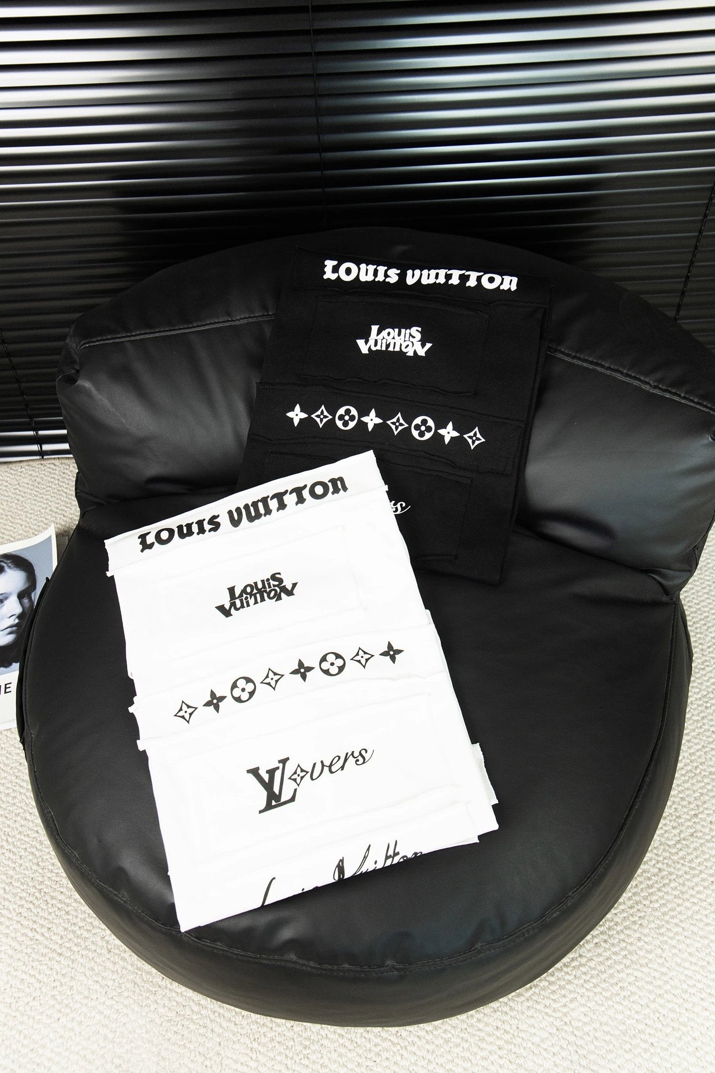 Louis Vuitton LV T-shirt Vintage Patch Letters logo round Neck Short Sleeve25ss New Pure Cotton Unisex Style T Casual T-Shirt Base Layer Shirt OS Loose Fit Half Sleeve Top Plus Size