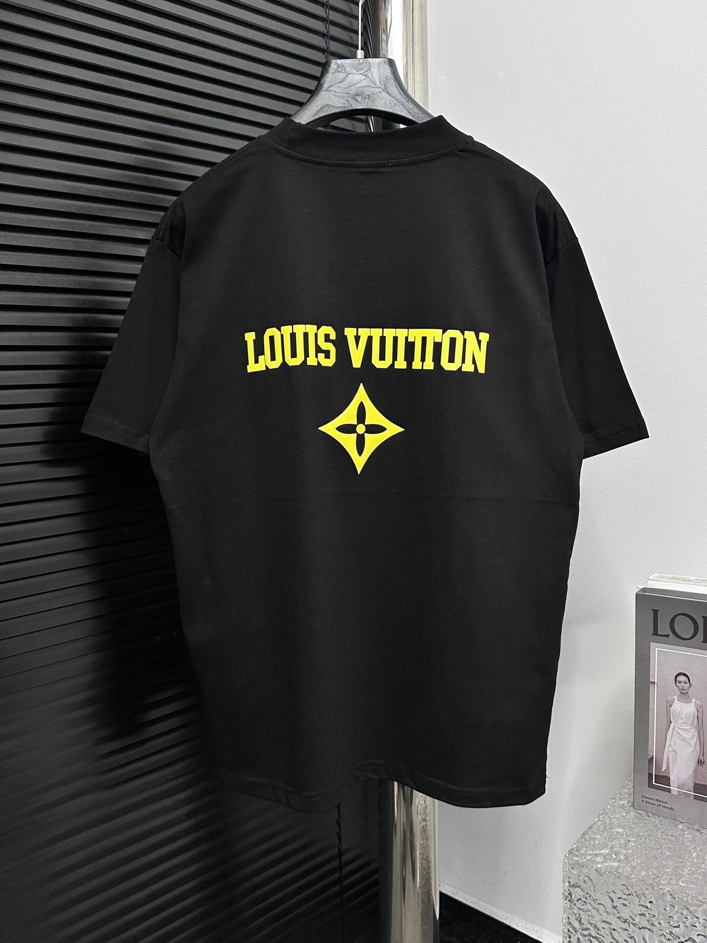 Louis Vuitton LV T-shirt Back with Large Letter Print logo round Neck Short Sleeve25ss New pure cotton T Unisex T-Shirt OS Drop Shoulder Loose Fit Base Shirt Top T-Shirt Short Sleeve