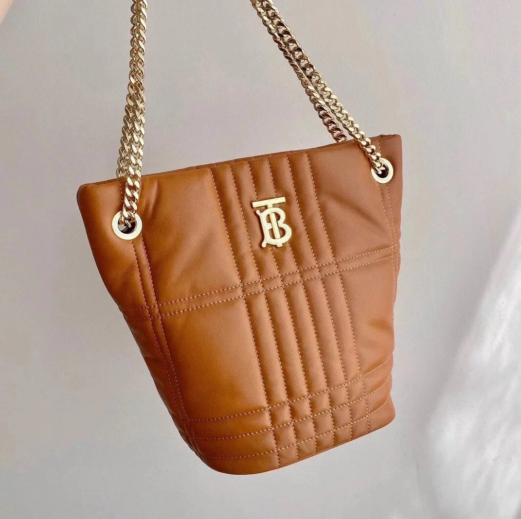 Burberry Women's Bag Top version Surrogate Shopping Grade Women's Bag New BBR Home Lola Small Size Quilted Sheepskin Super Soft Cloud Bag TB Luna Bag Bucket Bag Chain Bag