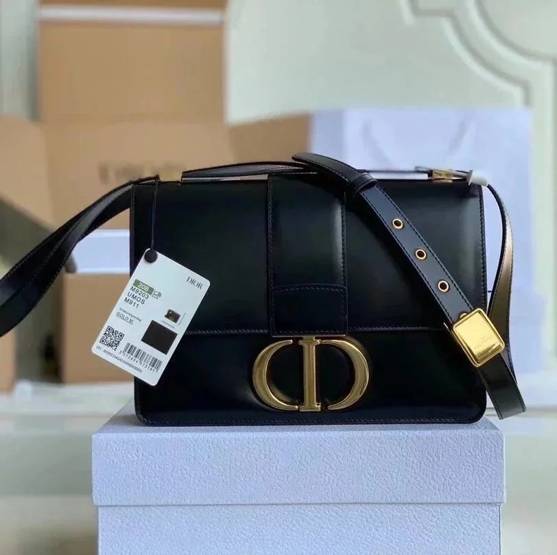 Dior Women's Bag Top version Montaigne Small Square Bag Box Bag Presbyopic Canvas Embroidery Leather Patchwork Montian30box Messenger Bag Chain Bag Shoulder Bag Messenger Bag Women's Bag