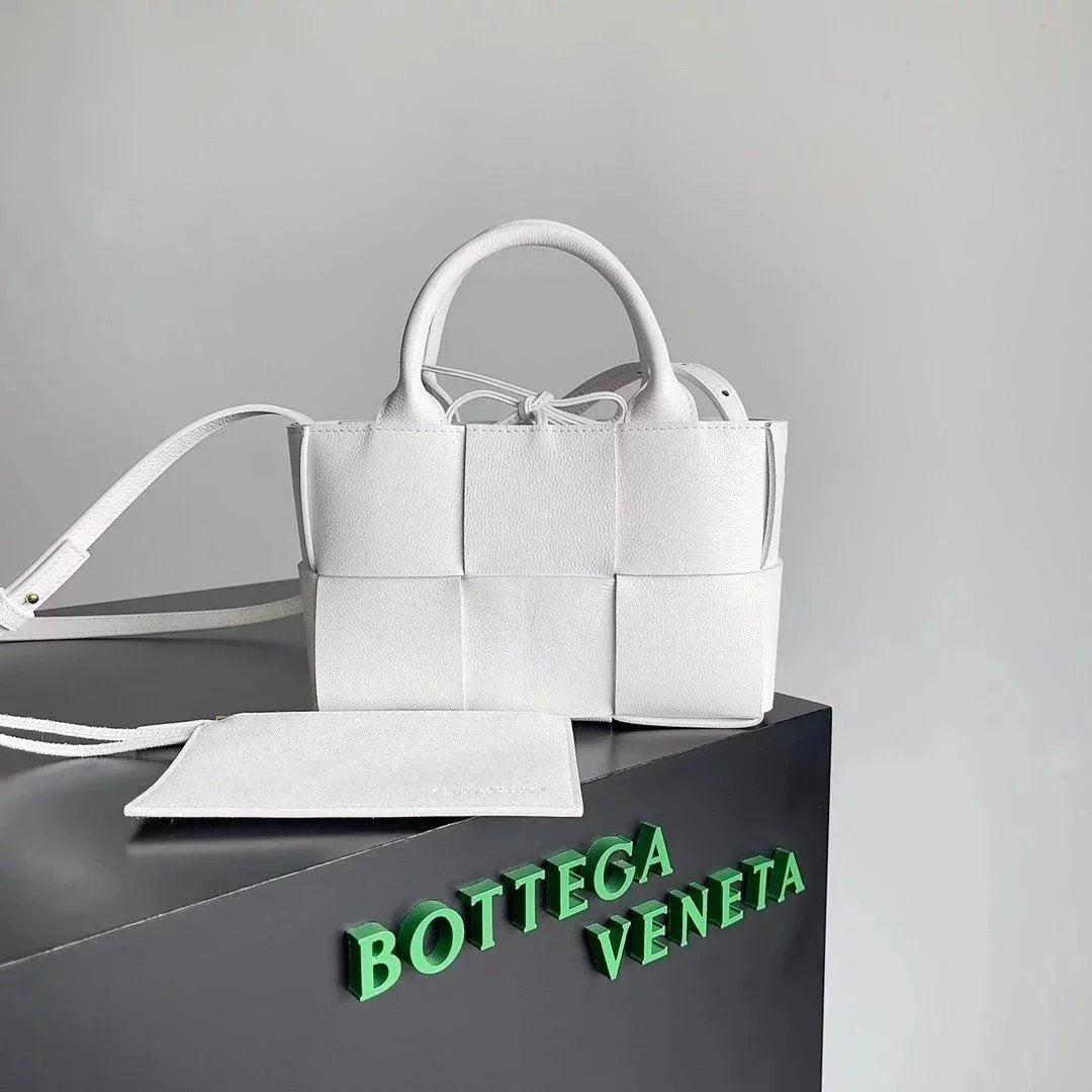 Bottega Veneta Women's Bag Top version 【Surrogate Shopping Edition】2023Spring and Summer New Super Mini Tote Bag20cmDandytote Vegetable basket Arco Woven bag intreccio New Woven Tote Bag mini Small Tote Super Mini Tote Bag Mobile Phone Bag Handbag Messeng