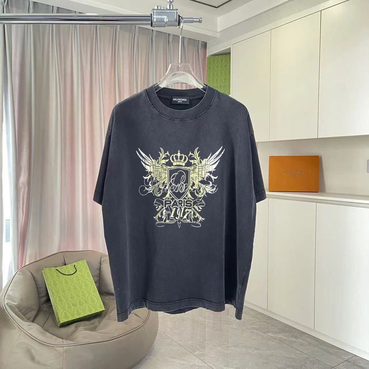 Balenciaga T-shirt Chest Crown Wing Pattern Print logo round Neck Short Sleeve25ss New pure cotton T Unisex T-Shirt OS Loose Fit Base Shirt Top Half Sleeve T-Shirt