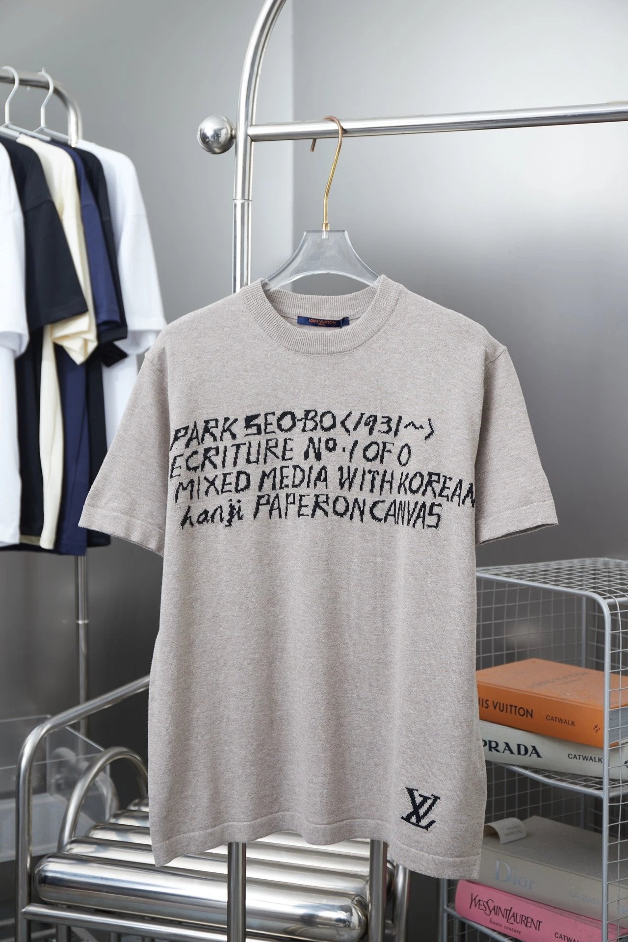 Louis Vuitton LV T-shirt Front Embroidered Knit Letters logo round Neck Short Sleeve25ss New pure cotton T Unisex T-Shirt OS Drop Shoulder Loose Fit Base Shirt Top T-Shirt Short Sleeve