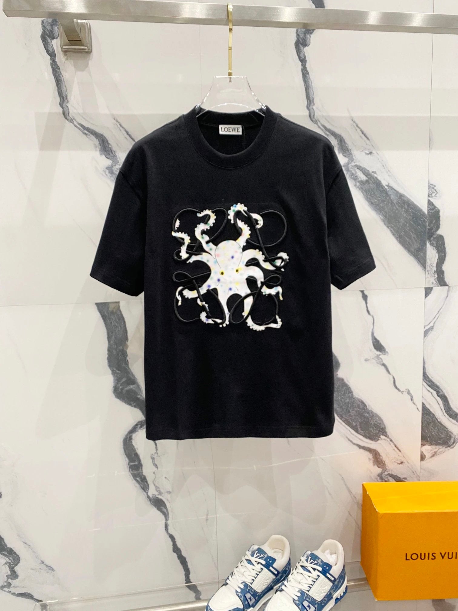 LOEWE T-shirt Embroidery Totem LOGO Joint Name Octopus Printed Logo round Neck Short Sleeve25ss New Pure Cotton Unisex Style T T-shirt OS Loose Fit Base Shirt Short Sleeve Top T-Shirt