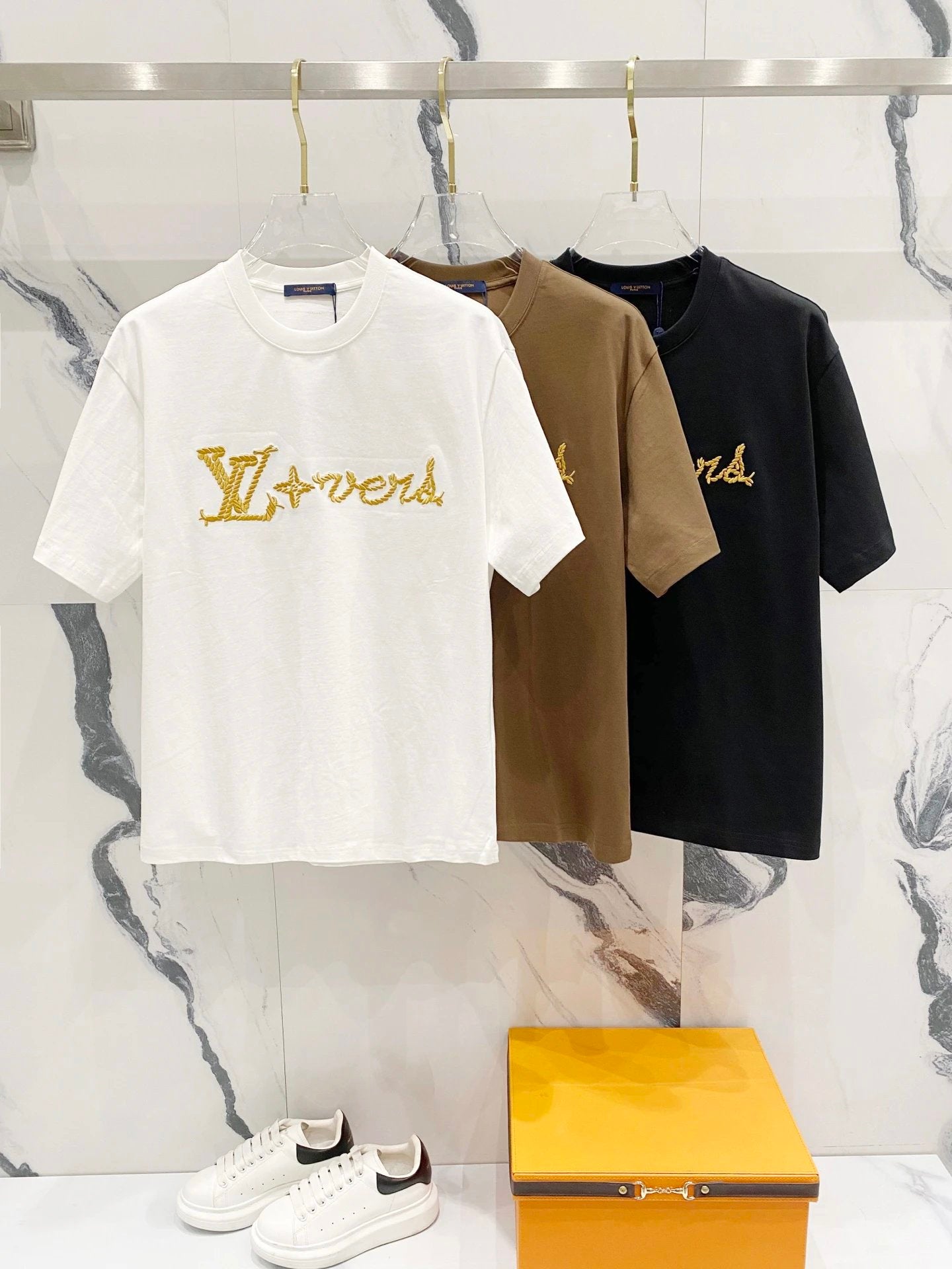 Louis Vuitton LV T-shirt Iconic Hemp Rope Letter Embroidery LOGO round Neck Short Sleeve25ss New Pure Cotton Unisex Style T T-shirt OS Loose Fit Base Shirt Casual Short Sleeve Top T-Shirt