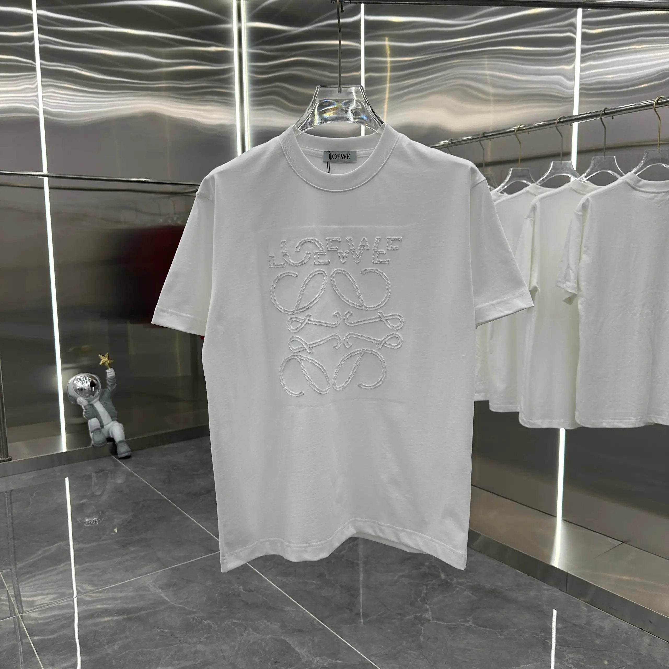 LOEWE T-shirt Special Hollow Embroidery on the Chest logo round Neck Short Sleeve25ss New pure cotton T Unisex T-Shirt OS Drop Shoulder Loose Fit Base Shirt Top T-Shirt Short Sleeve