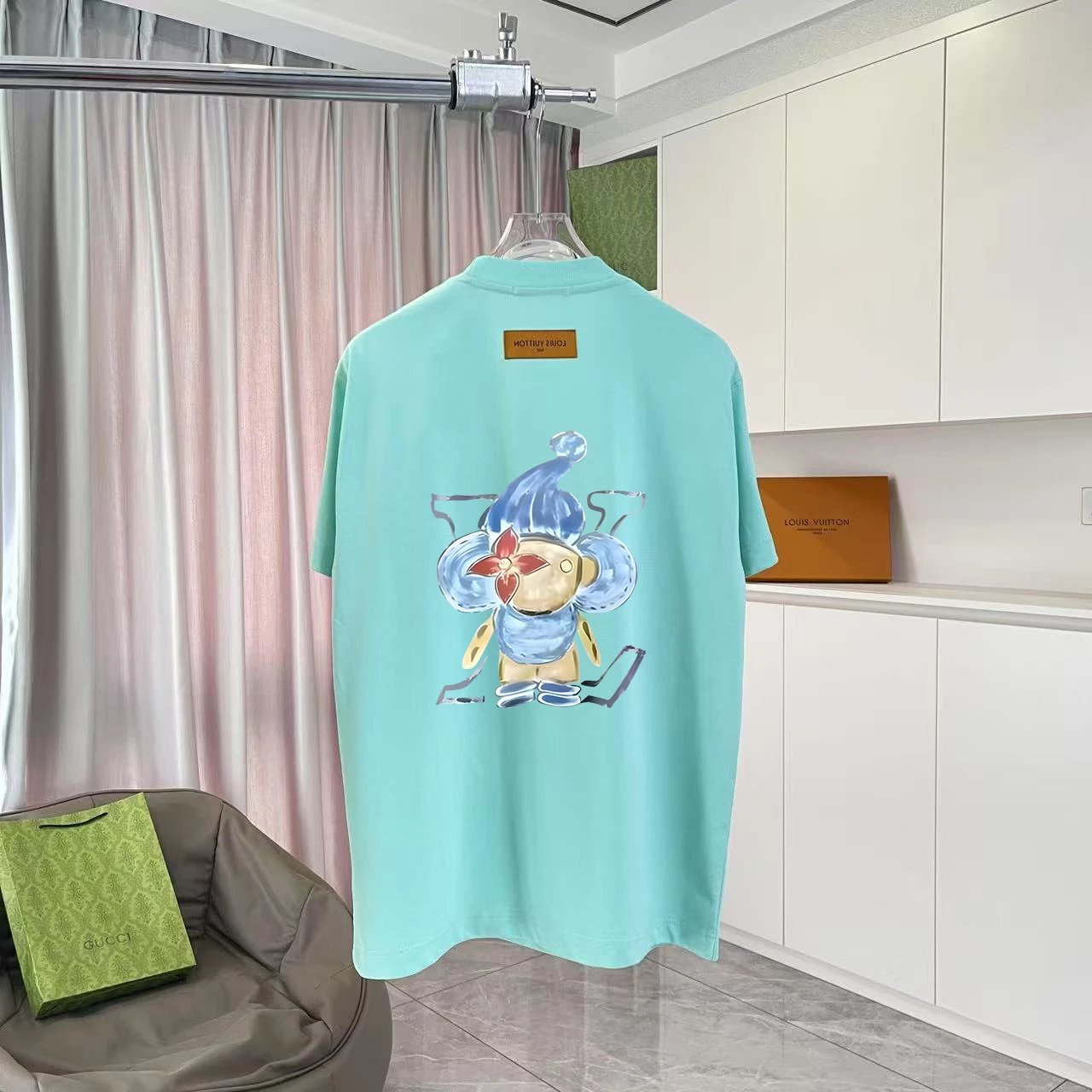 Louis Vuitton LV T-shirt Cartoon Floral Letter Print on the Back logo round Neck Short Sleeve25ss New pure cotton T Unisex T-Shirt OS Drop Shoulder Loose Fit Base Shirt Top T-Shirt Short Sleeve