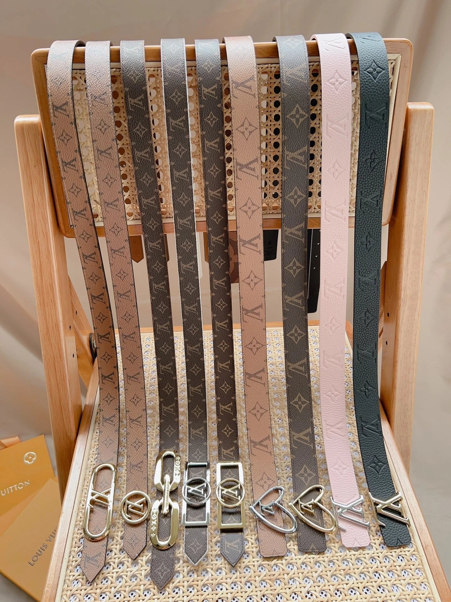 Louis Vuitton LV Belt Top version 【Counter Quality】Belt New Belt3.0，2.5cm Women's Belt v Women's Leather Belt with Metal Buckle with Classic Presbyopic Chessboard Grid Belt with Genuine Goods Packaging No Problem in and out of the Counter Versatile Casual