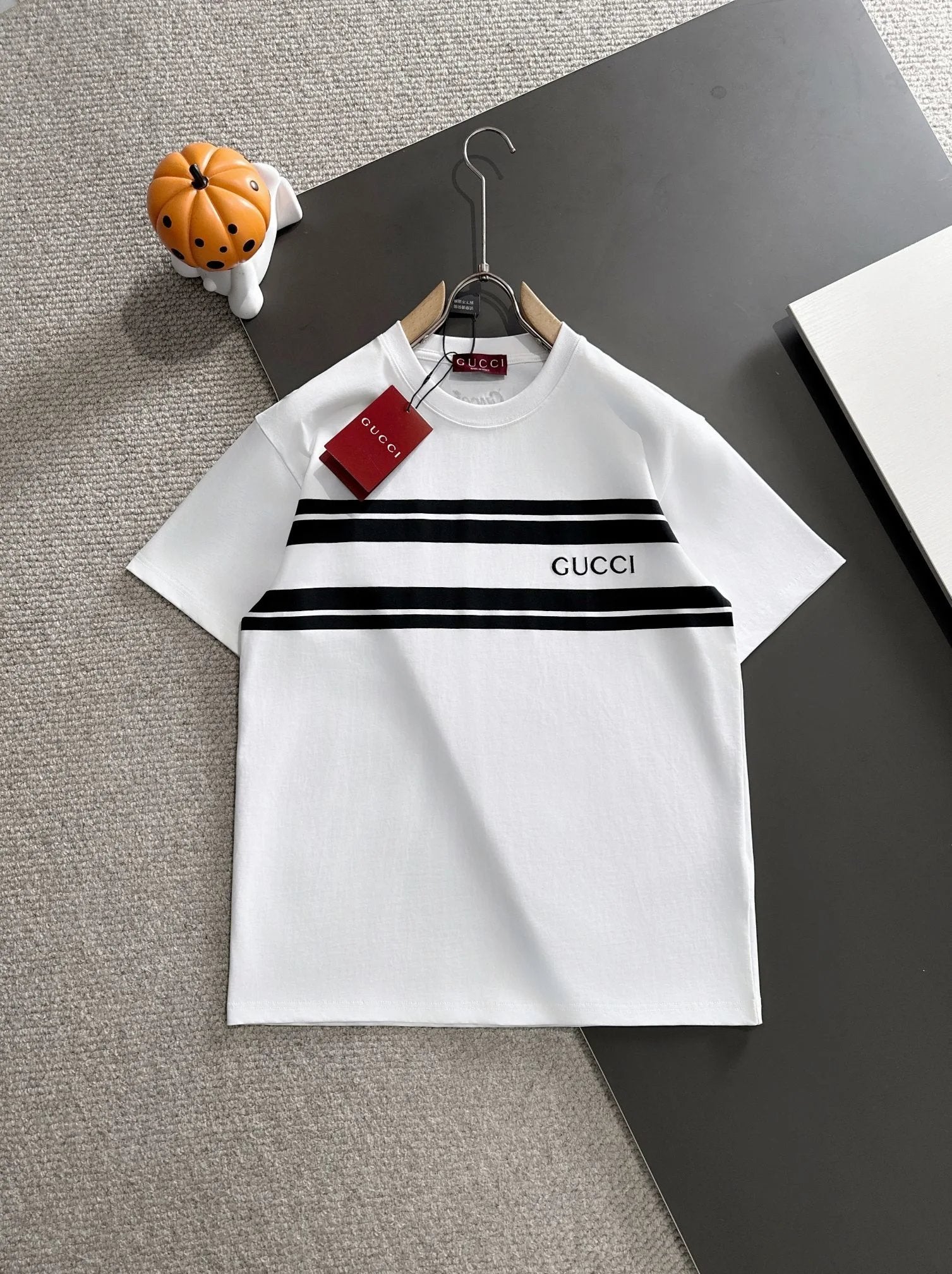 Gucci T-shirt Chest Letter Embroidery logo round Neck Short Sleeve25ss New pure cotton T Unisex T-Shirt OS Drop Shoulder Loose Fit Base Shirt Top T-Shirt Short Sleeve