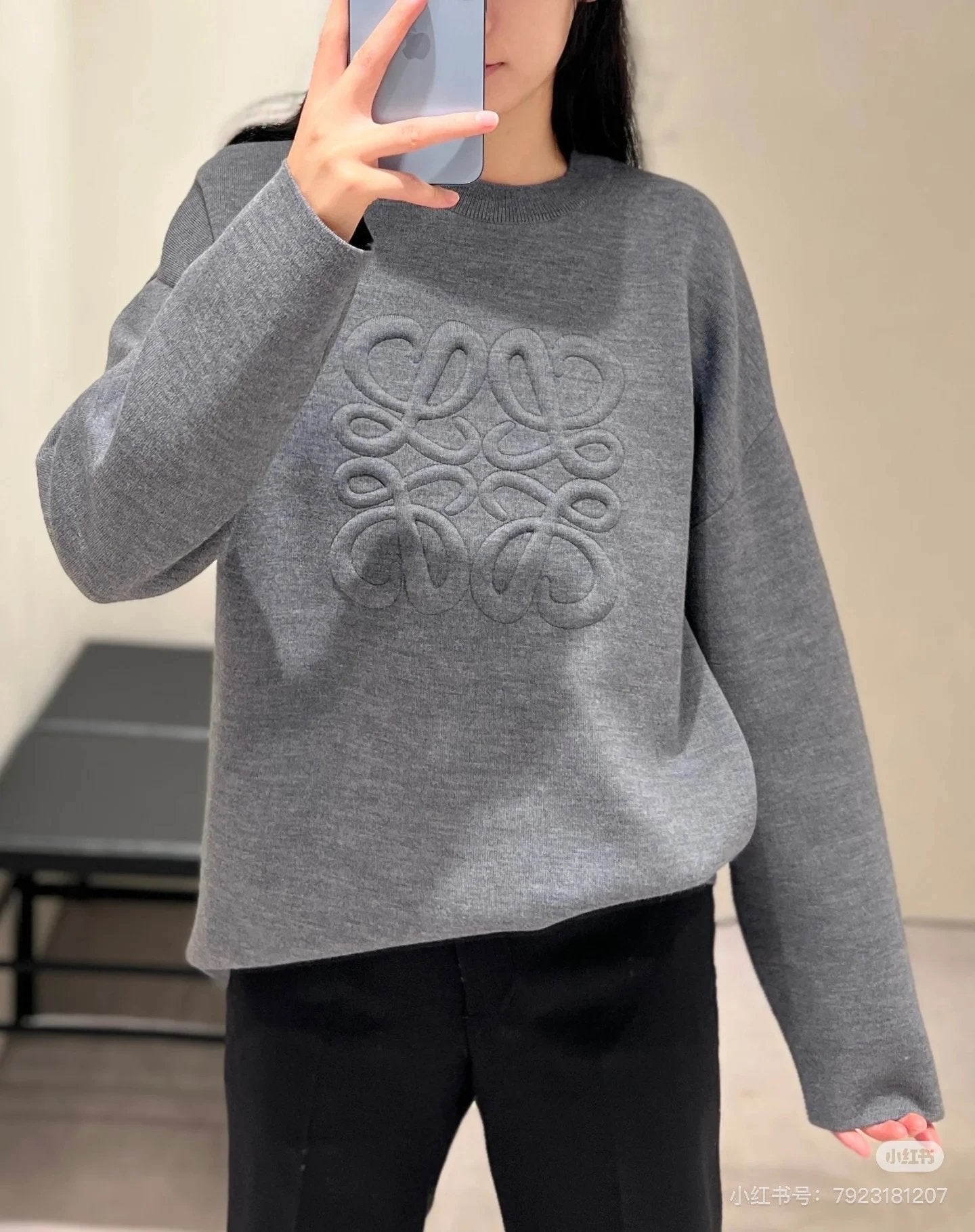 LOEWE Sweater Embossed Crew Neck Sweater Casual Loose Fit Versatile Textured logo Thickened Warm Knit Pullover Sweater for Men and Women24ss Autumn and Winter New Products