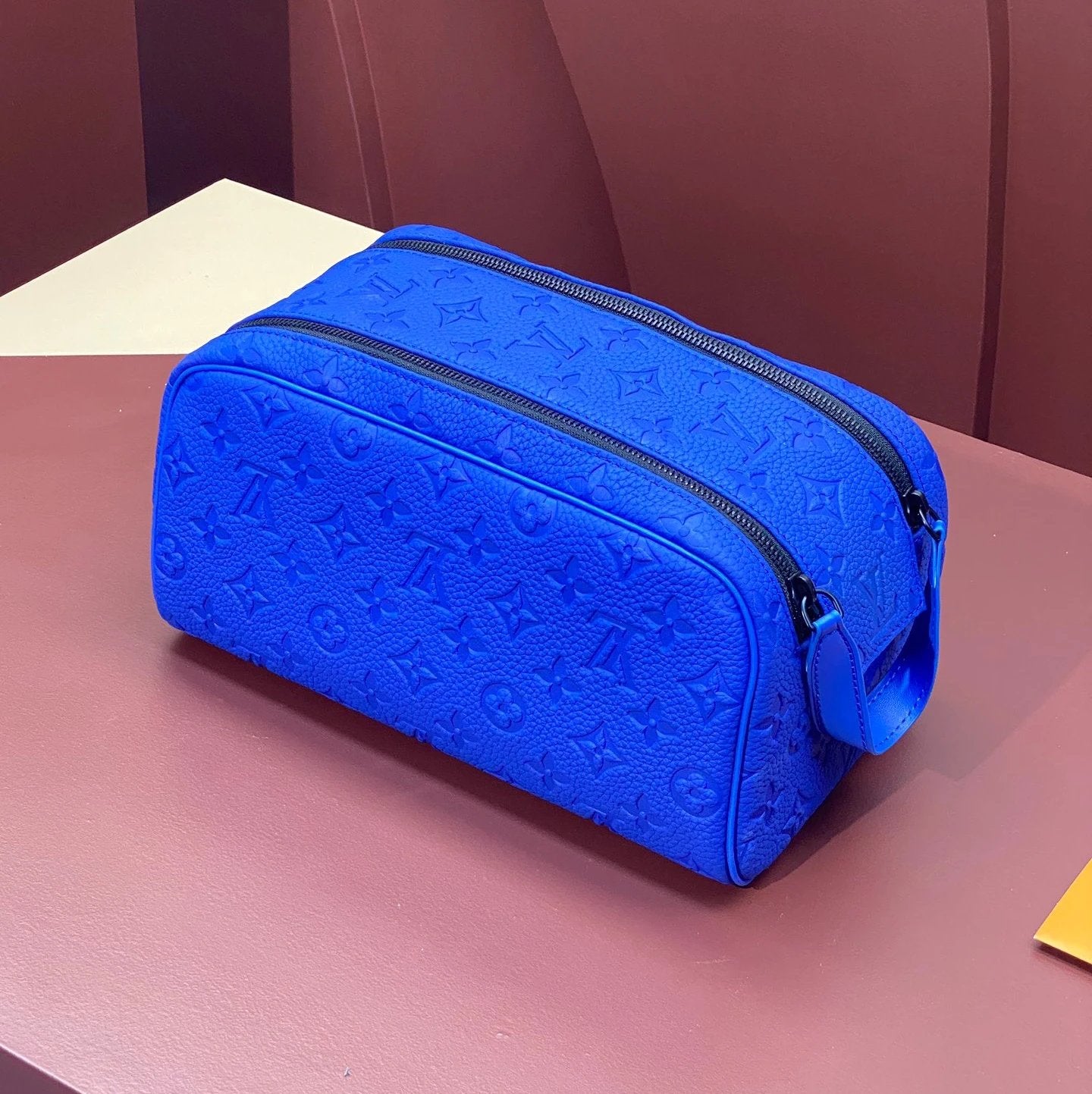 Louis Vuitton LV Wallets/Clutches Top version 【Top with High Version】【LockerDoppKit Toilet Bag】M83112Flower(Silk Screen)Black Color Wash Bag DOPP Toilet Bag/Cosmetic Bag Men's and Women's Bags Handbag Presbyopic M83112Black Flower Wash Bag Large M12641