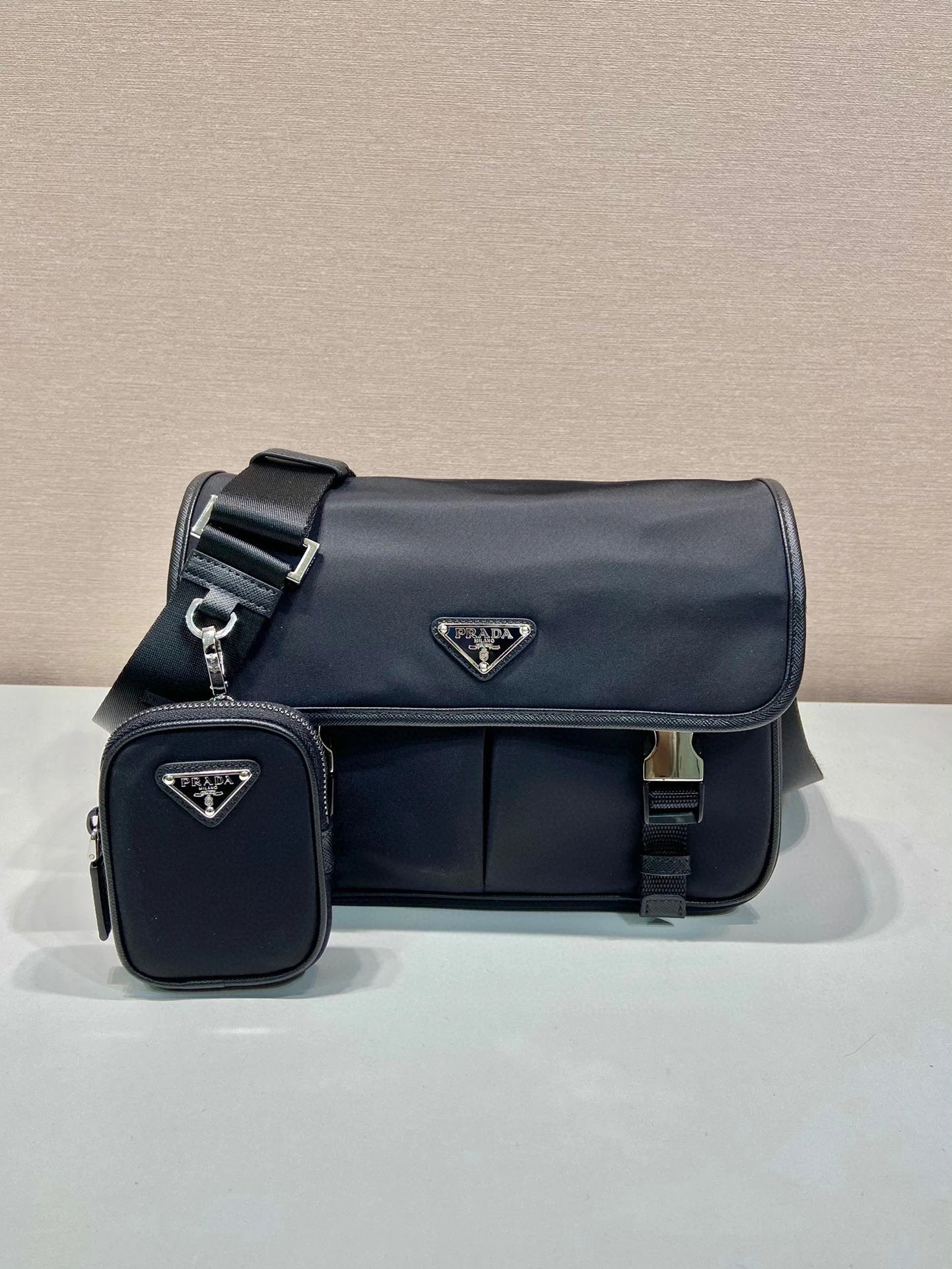 PRADA Bag Top version Upgraded Version Latest New Men's Two-in-One Messenger Bag Imported Original Single Nylon Retro Fashion Casual Messenger Bag Saddle Bag Nylon Cloth Shoulder Strap Flap Bag Flap Bag Backpack Shoulder Bag Messenger Bag Men's Bag Men's