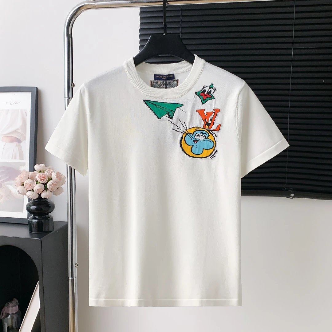 Louis Vuitton LV T-shirt Knitted Paper Airplane on Chest logo round Neck Short Sleeve25ss New Pure Cotton Unisex Style T Casual T-Shirt Base Layer Shirt OS Loose Fit Half Sleeve Top Plus Size