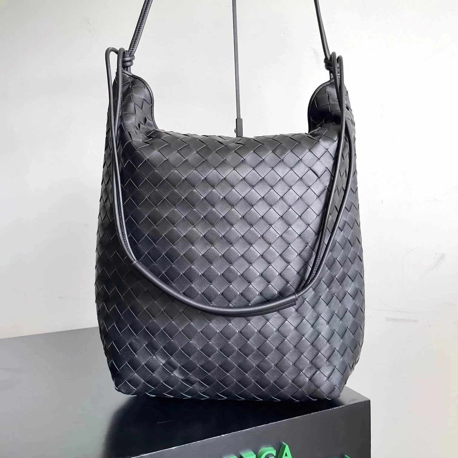 Bottega Veneta Women's Bag Top version 【Super Original Leather New】sardine Vertical Version Handle Bag New Sardine Tote Bag Backpack Women's Handbag Woven Bag New Women's Woven Bag