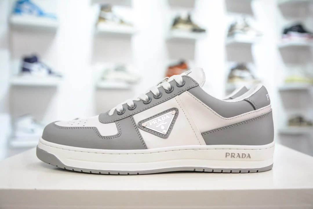 PRADA Shoes Leather Low-Top Lace-up Fashion Sneakers Same Style for Men and Women