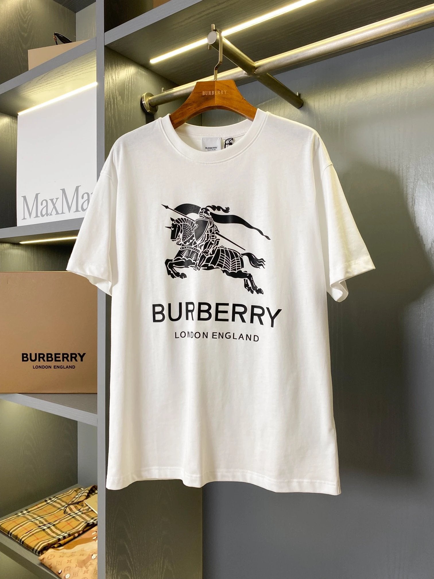 Burberry T-shirt Classic Knight Print on the Chest logo round Neck Short Sleeve25ss New pure cotton T Unisex T-Shirt OS Loose Fit Base Shirt Top Half Sleeve T-Shirt