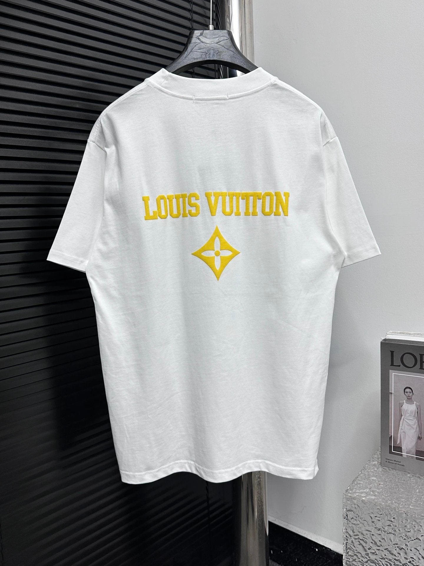 Louis Vuitton LV T-shirt Back with Large Letter Print logo round Neck Short Sleeve25ss New pure cotton T Unisex T-Shirt OS Drop Shoulder Loose Fit Base Shirt Top T-Shirt Short Sleeve