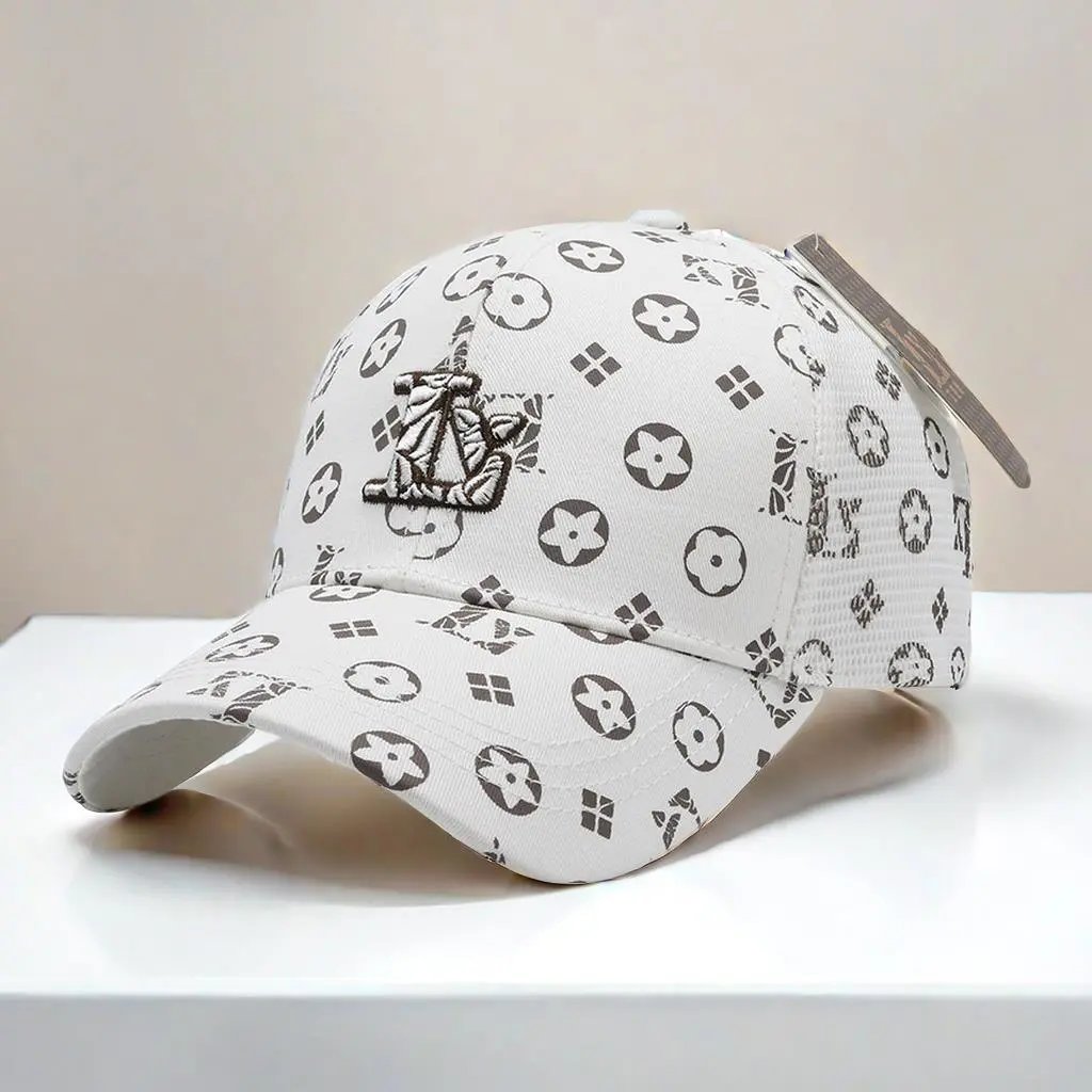 Louis Vuitton LV Hat 2024New Baseball Cap Men's and Women's Face-Showing Little Wild Hat Summer Sports Sun Protection Hat Fashion Street Peaked Cap