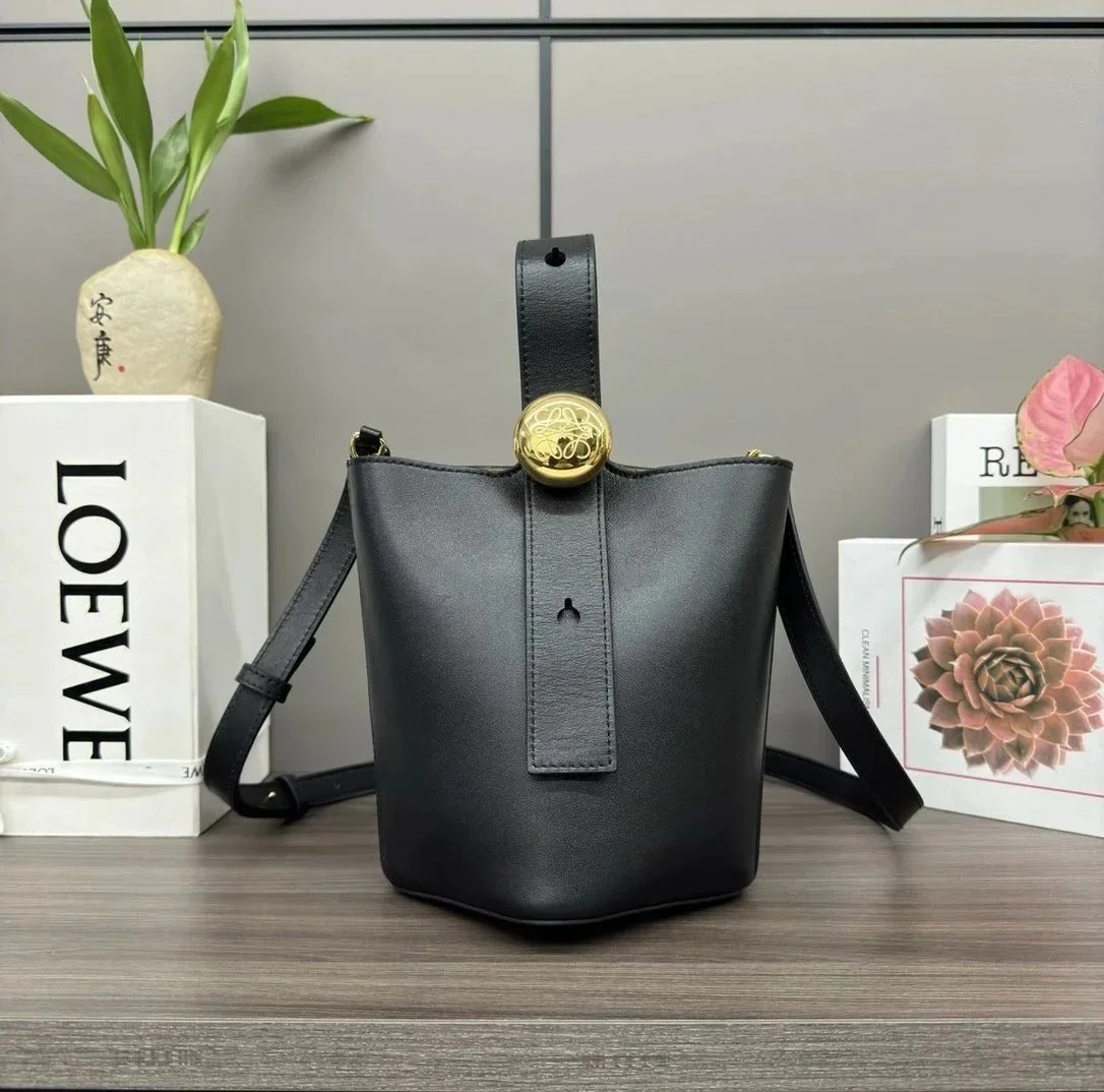 LOEWE Women's Bag Top version 【Super Original Factory Grade Surrogate Shopping】2024All New mini Vegetable basket bag mini Size Soft Grain Cow Leather PebbleBucket Bucket Bag Portable Messenger Bag Vegetable Basket Bucket Bag Vegetable Basket New Women's B