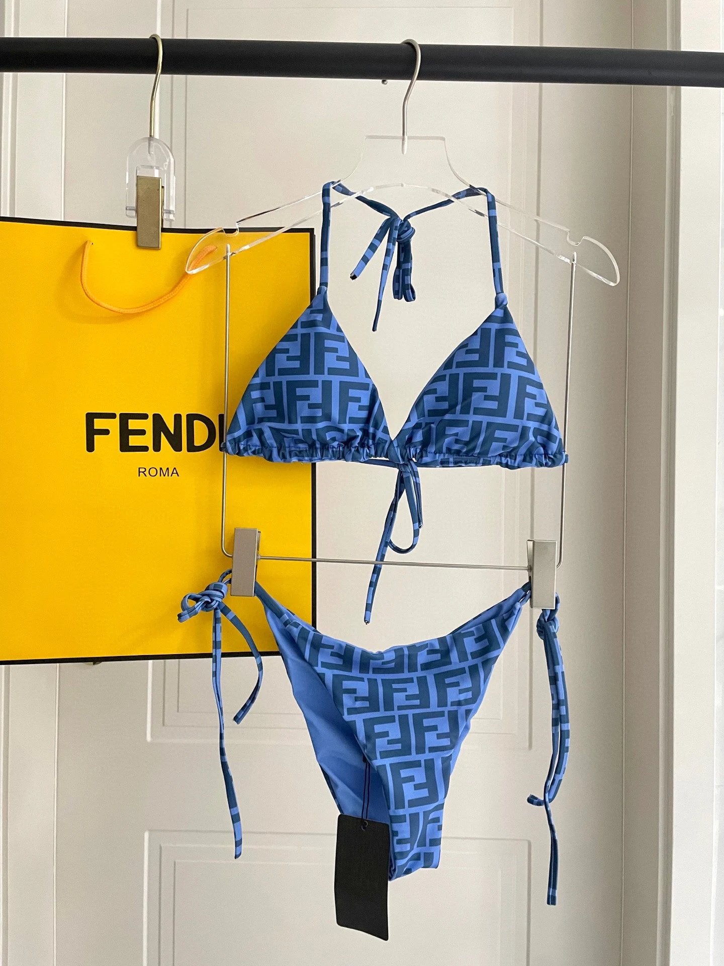 Fendi swimsuit Full Print Double F Jacquard Bikini Two-Piece Swimsuit Sexy Small Chest Gathered Beach Pool Backless White Women's Swimwear Vacation Hot Spring