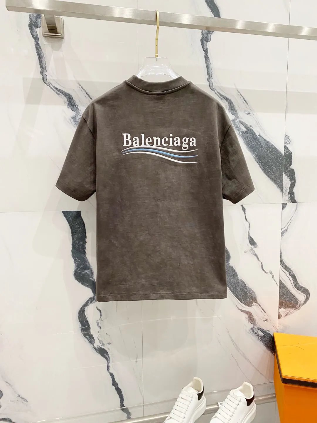 Balenciaga T-shirt Front and back wavy cola letters LOGO Embroidery?Logo Crew Neck Short Sleeve25ss New pure cotton T Unisex T-Shirt OS Loose Fit Base Shirt Top T-Shirt Short Sleeve