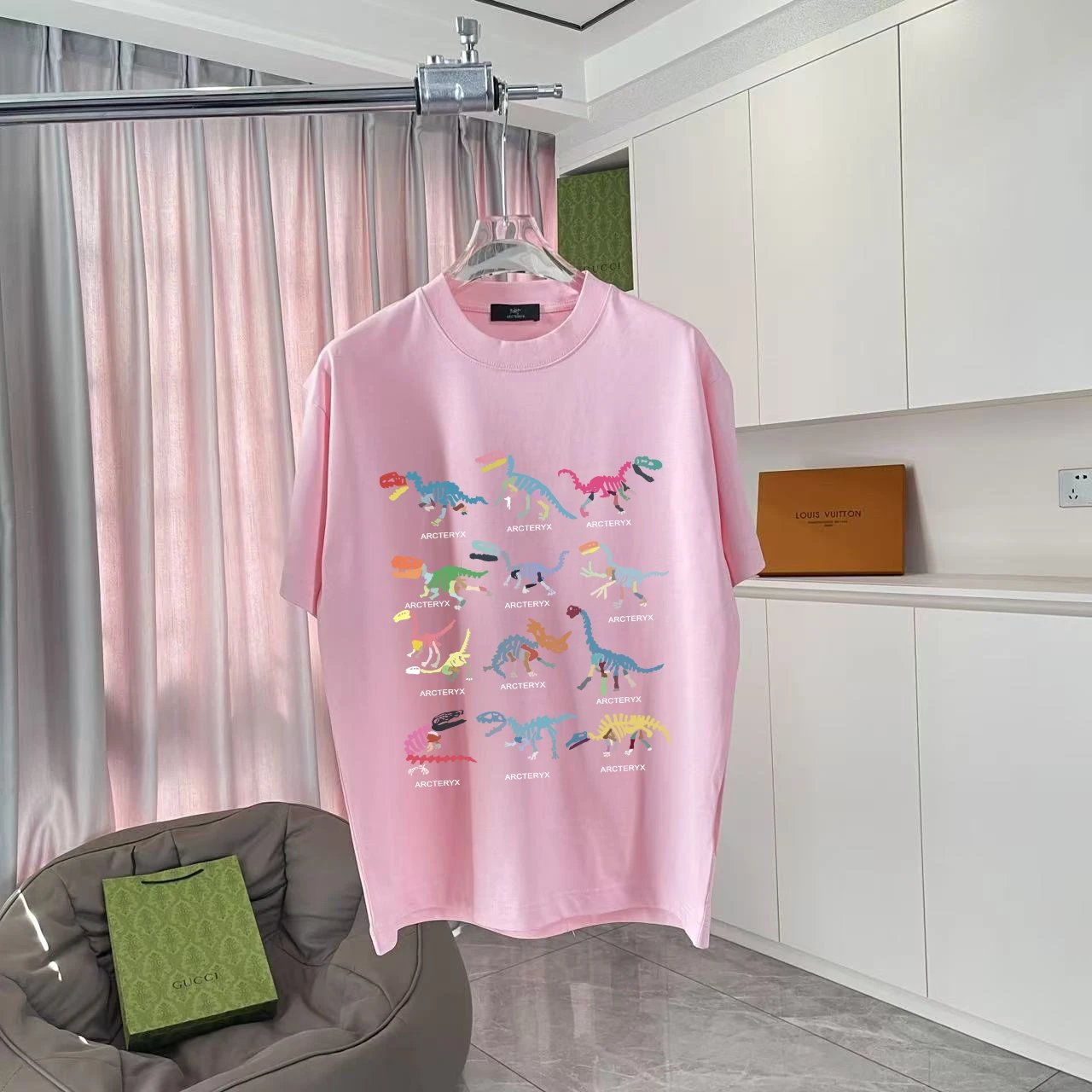 Arc'teryx T-shirt Dinosaur Pattern Print on the Chest logo round Neck Short Sleeve25ss New pure cotton T Unisex T-Shirt OS Loose Fit Base Shirt Top Half Sleeve T-Shirt