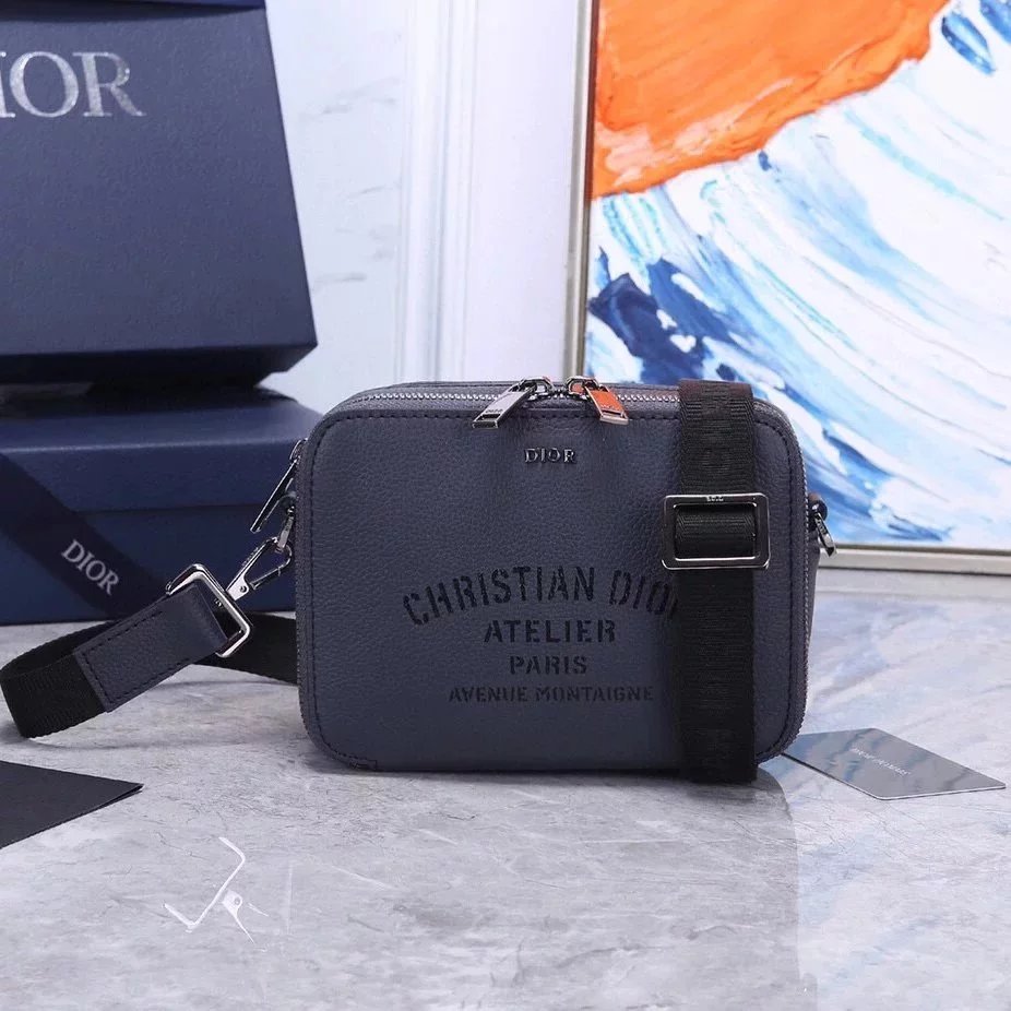 Dior Men's Bag Top version 23Spring and Summer New Small Square Bag Men's and Women's Bags Presbyopic Letter Printing Men's Shoulder Messenger Bag Clutch Camera Bag20BBC119YSE