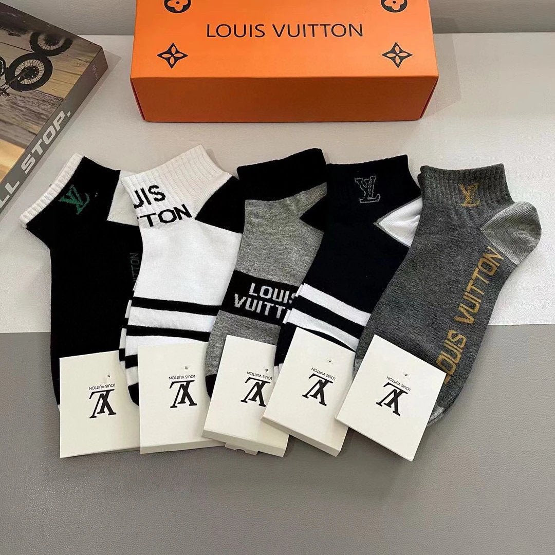 Louis Vuitton LV Sock 【a Box5Double】Classic Letters logo Breathable and Stylish Pure Cotton Mid-Calf Socks25ss New Cotton Socks Spring Summer Autumn Thin Business Deodorant Sweat-Absorbing Sports Casual Versatile