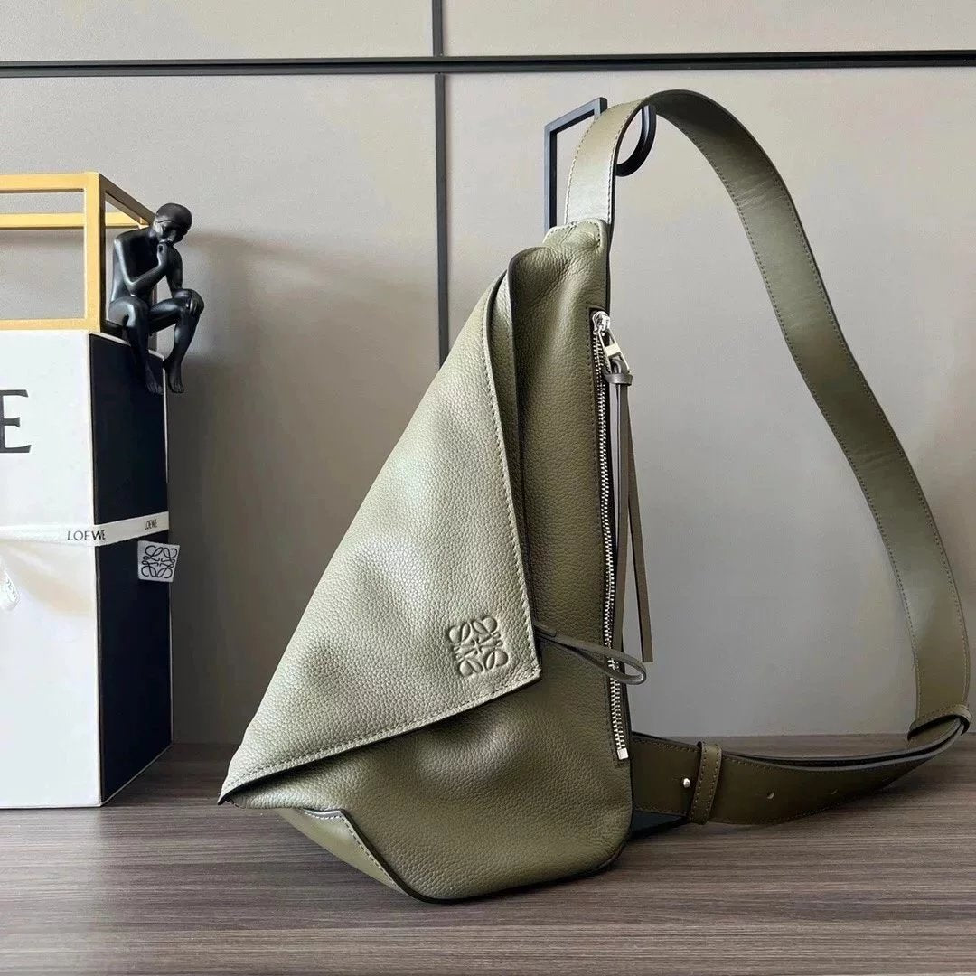 LOEWE Men's Bag Top version 【Highest Version】2023New men's bag LOEWEAntonSling Backpack（New Size）Men's Chest Bag Crossbody Bag Shoulder Bag Soft Grain Litchi Grain Calfskin Men's Real-Leather Bag