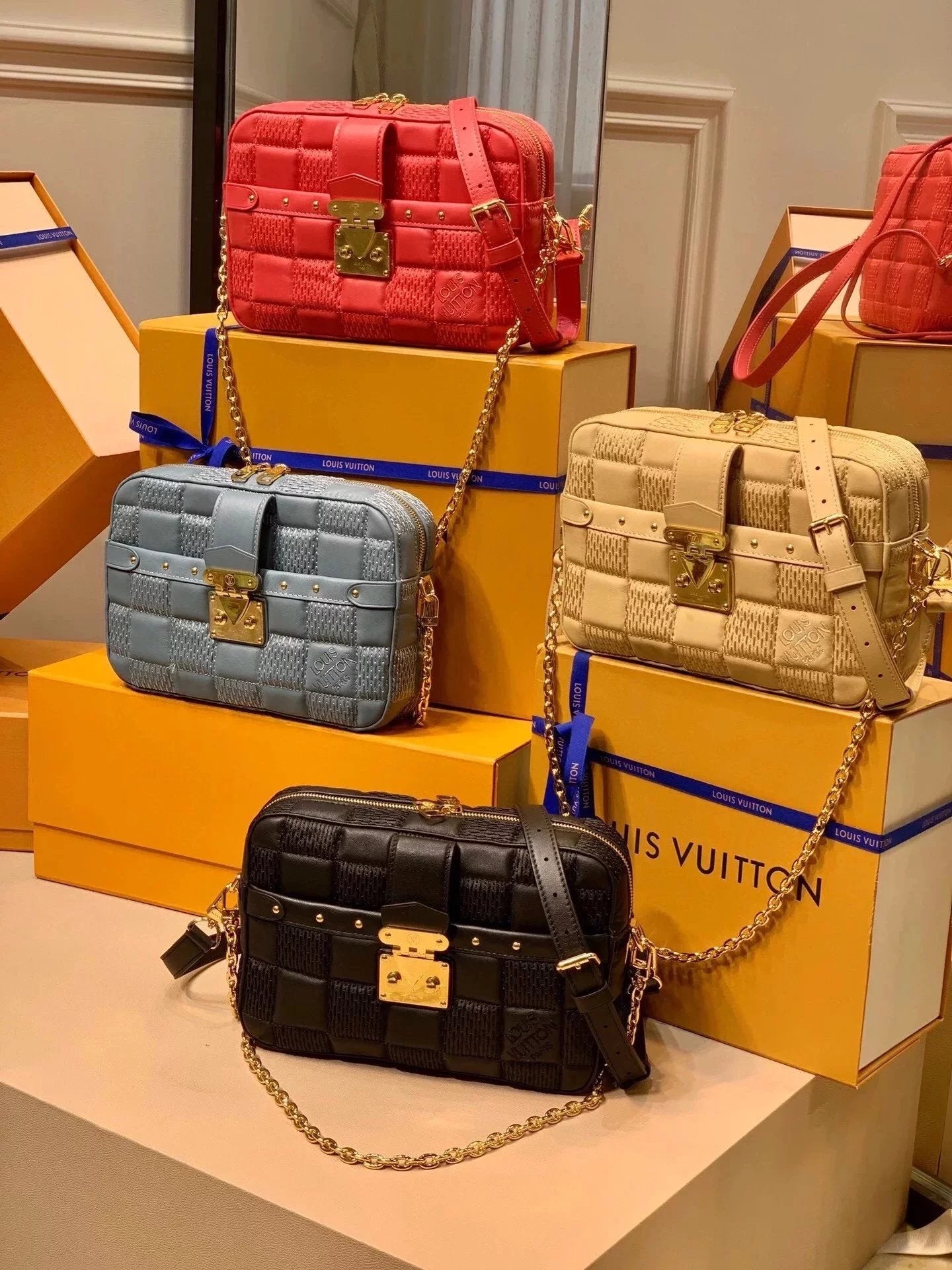 Louis Vuitton LV Women's Bag 【Original Order】TROCA Small Size Medium Handbag M59114Black m59115Blue m59118Peach pink m59111Apricot trocadéro Camera Bag2021New Shoulder Messenger Bag Women's Twist Lock Bag S-lock Lock Rivet Plaid Bag Chain Bag Shoulder Bag
