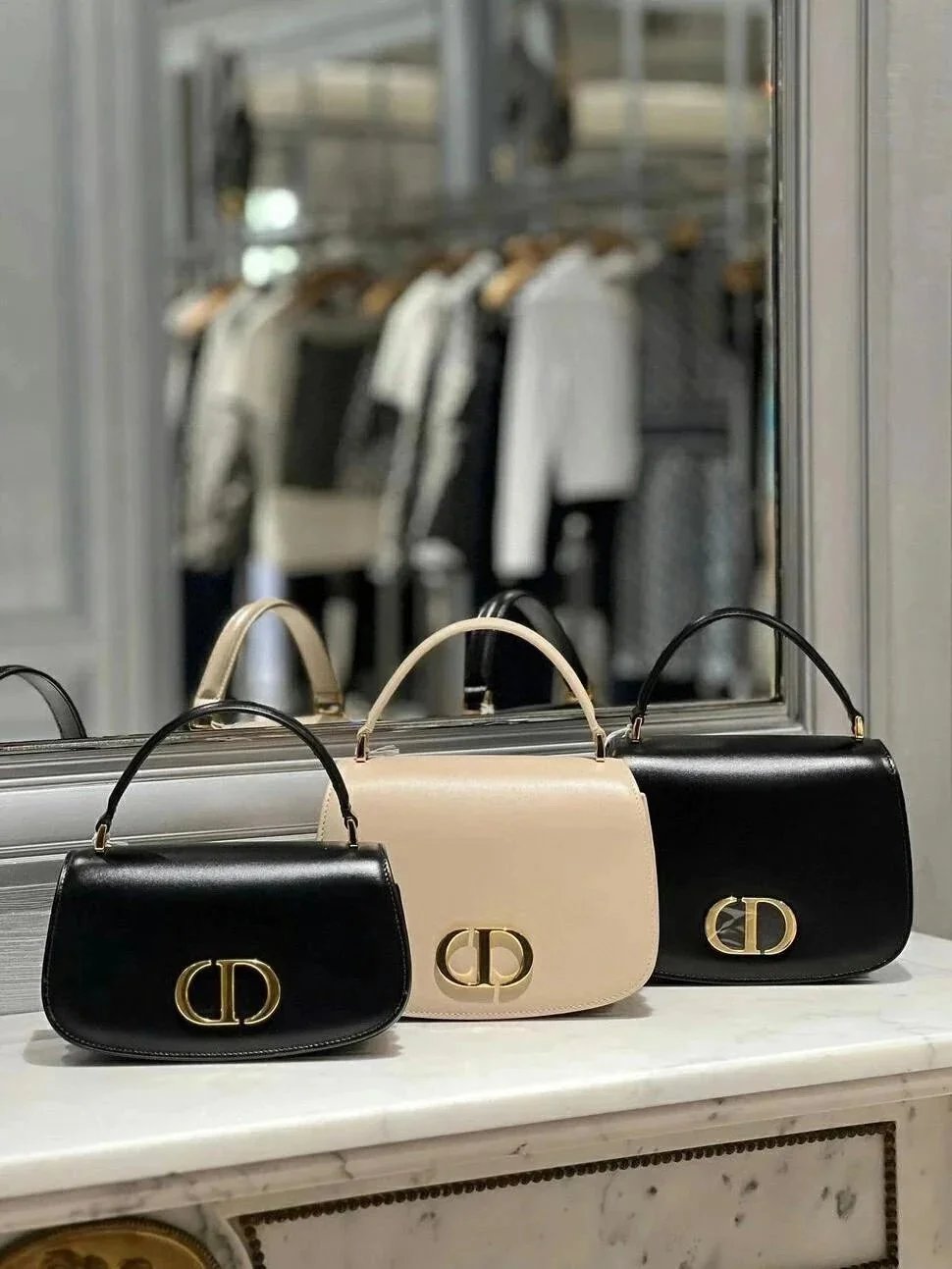 Dior Women's Bag Top version Exclusive Channel for Grade Surrogate Shopping of Chenghuang Leather Goods d Home30MontaigneAvenue Series Handbags Adopt Imported Glossy Cowhide with Handle and Adjustable Leather Shoulder Strap Wrist Bag Handbag Underarm Bag