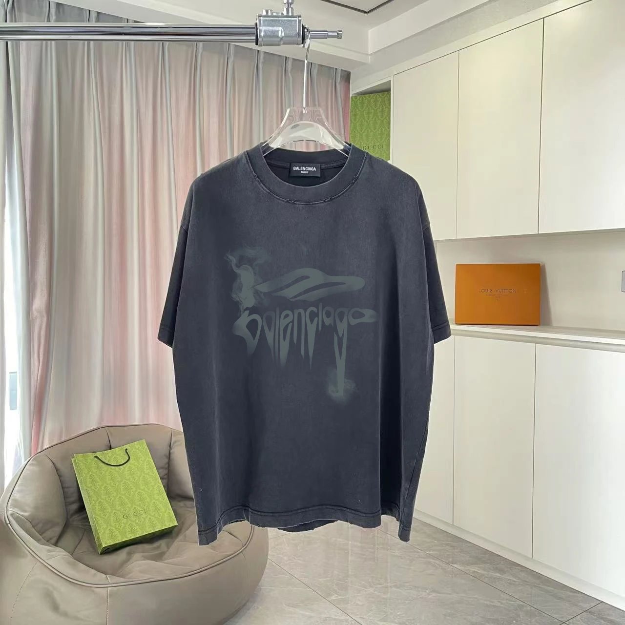 Balenciaga T-shirt Unique Letter Print on Chest logo round Neck Short Sleeve25ss New pure cotton T Unisex T-Shirt OS Loose Fit Base Shirt Top Half Sleeve T-Shirt