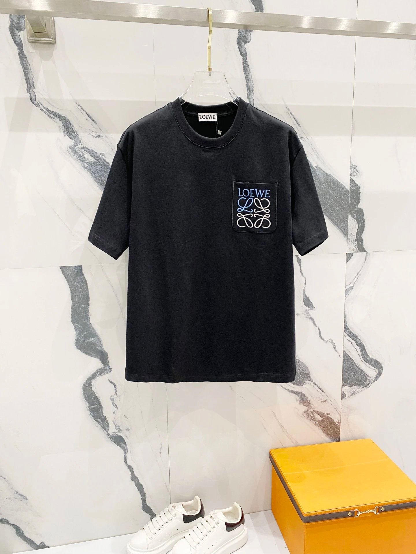 LOEWE T-shirt Chest Color Matching Letters Totem Embroidery logo round Neck Short Sleeve25ss New Pure Cotton Unisex Style T T-shirt OS Loose Fit Base Shirt Half Sleeve T-Shirt Top Half Sleeve