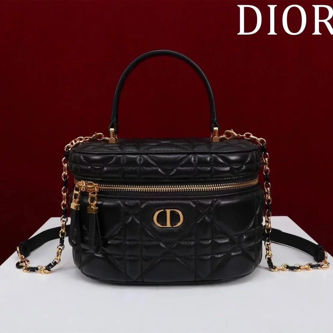 Dior Women's Bag Top version 24The New Rouge Pink Small Cosmetic Bag Hand-Carrying Crossbody Is Already the Standard of This Series. the Inner Configuration Is Small Mirror Small Cosmetic Bag Hand-Carrying Cosmetic Bag Box Bag Handle Box Bag Women's Bag