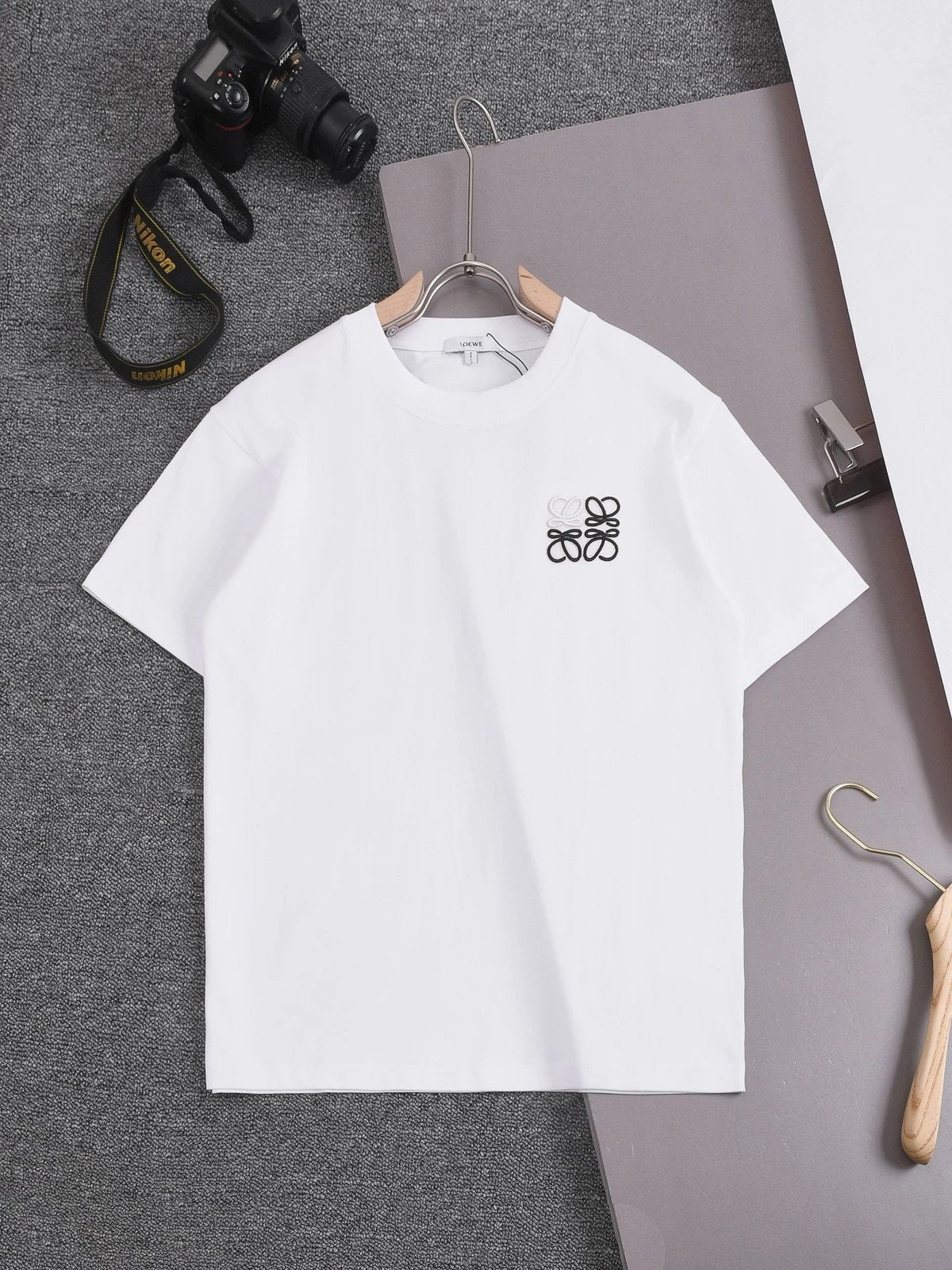 LOEWE T-shirt Classic Logo Embroidered Round Neck Short Sleeve25ss New Pure Cotton Unisex Style T T-shirt Base Shirt Tee Shirt OS Loose design